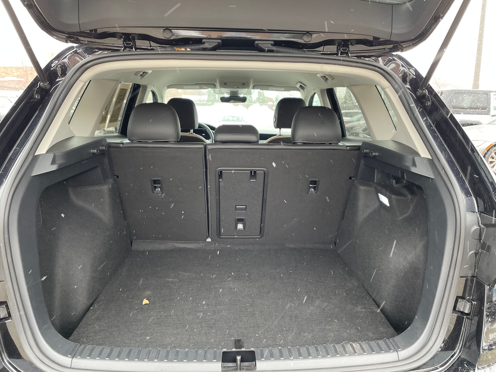 Thumbnail: 2025 Volkswagen Taos - 6