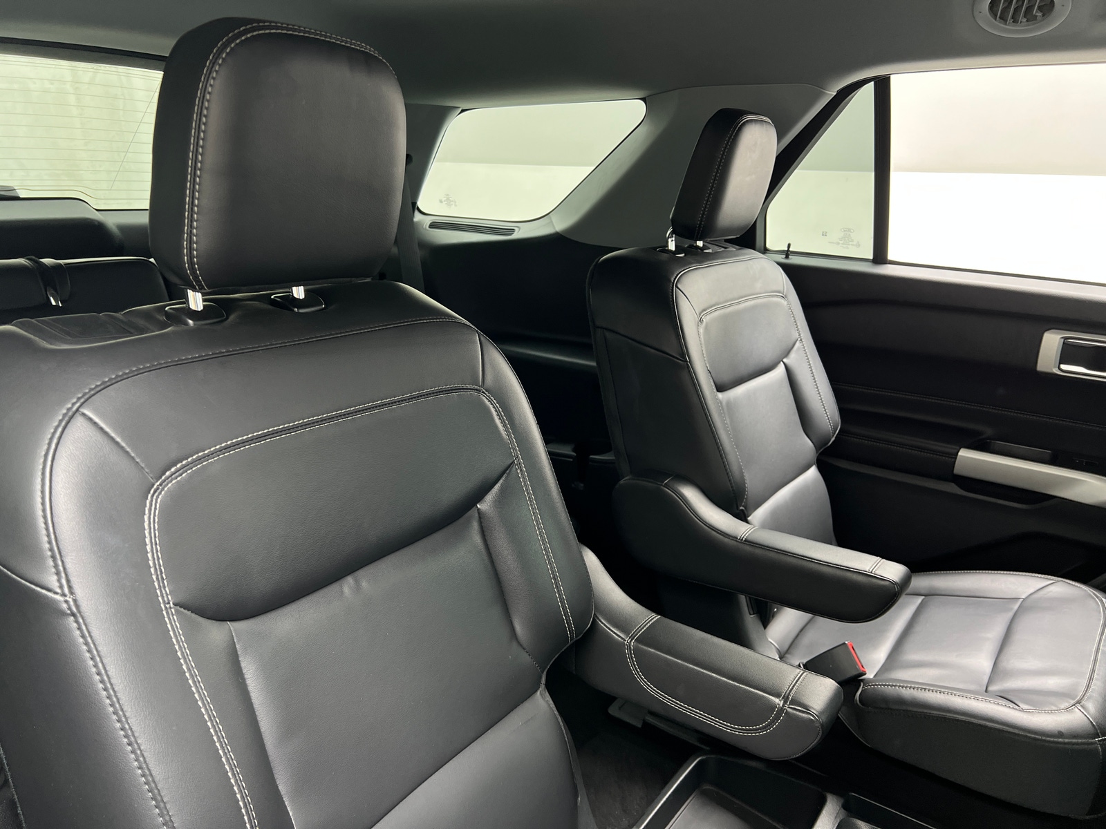 Thumbnail: 2021 Ford Explorer - 6