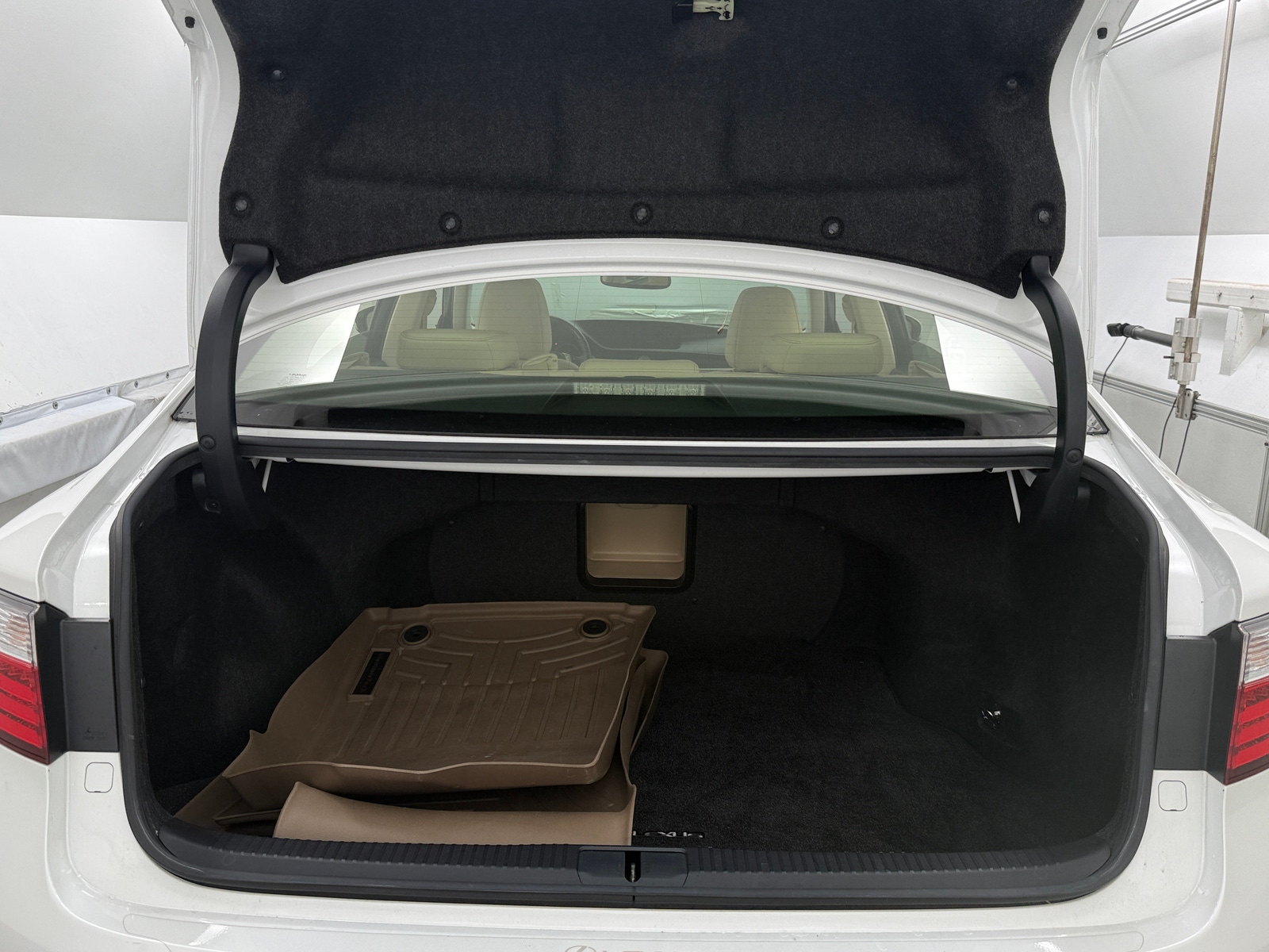 Thumbnail: 2015 Lexus ES - 6