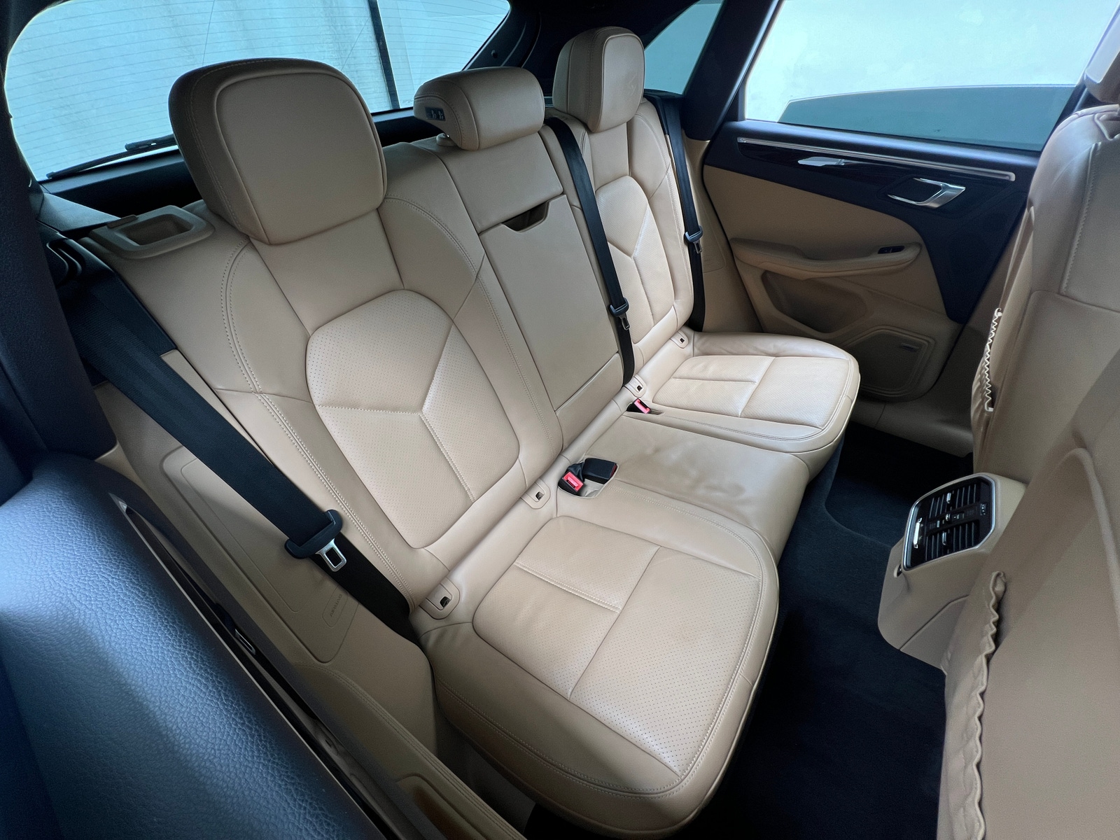 Thumbnail: 2017 Porsche Macan - 5