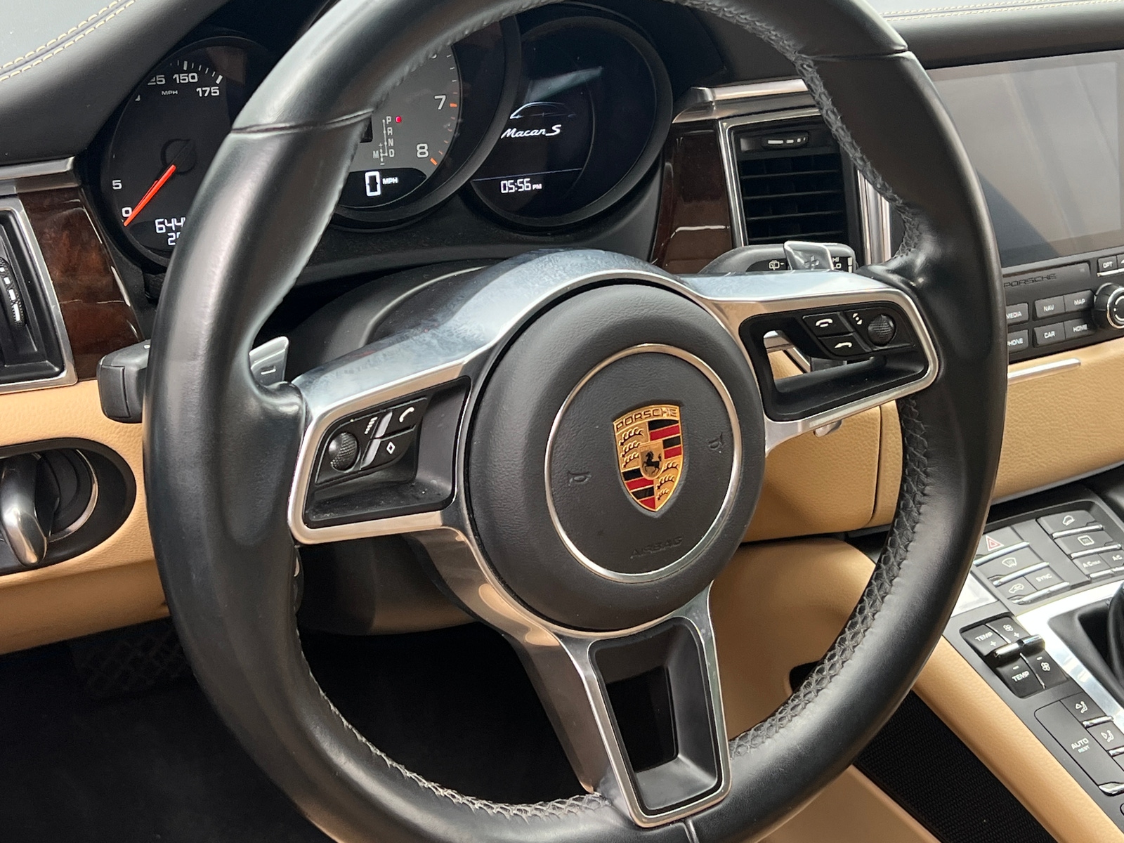 Thumbnail: 2017 Porsche Macan - 4