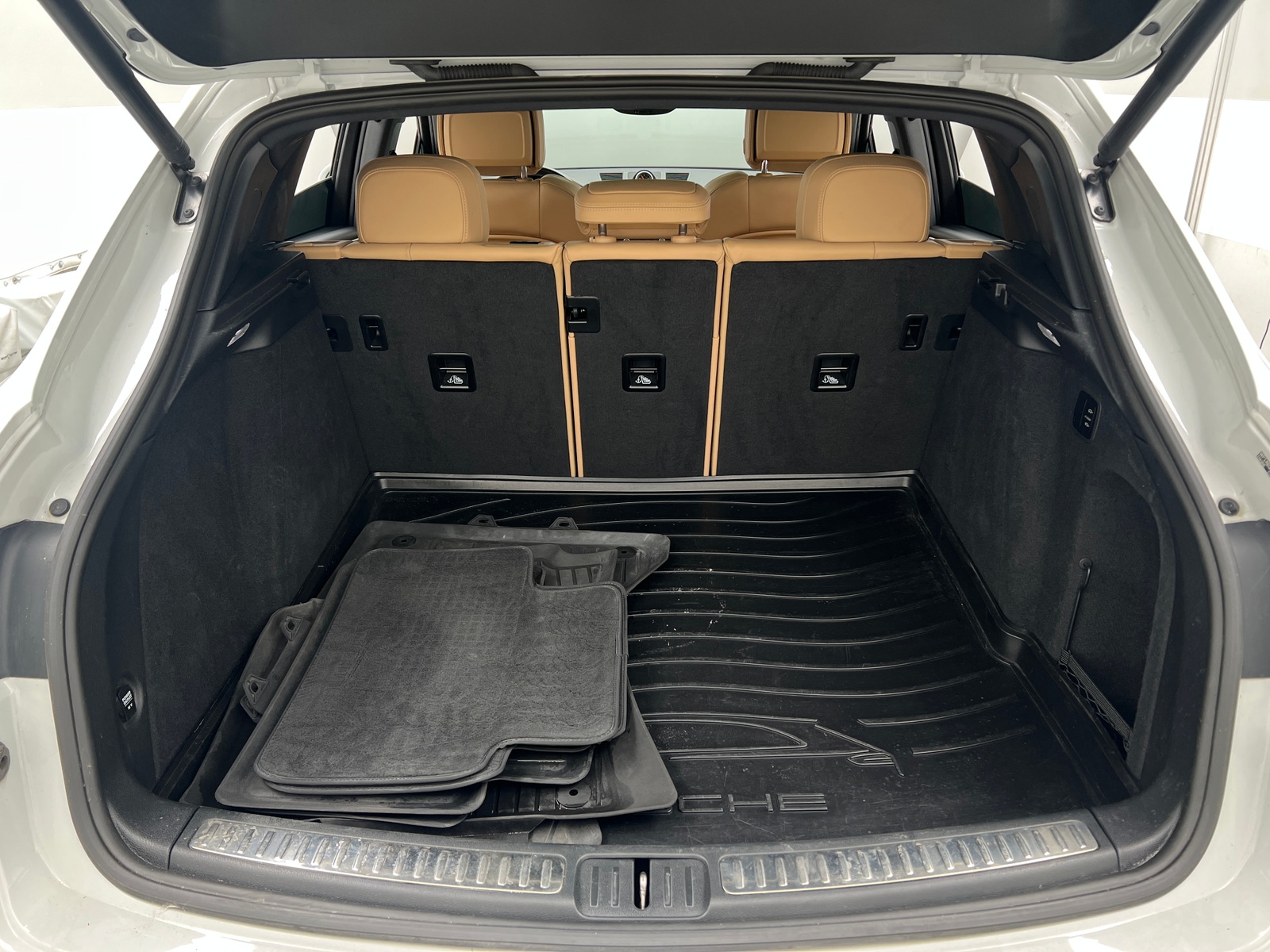 Thumbnail: 2017 Porsche Macan - 6