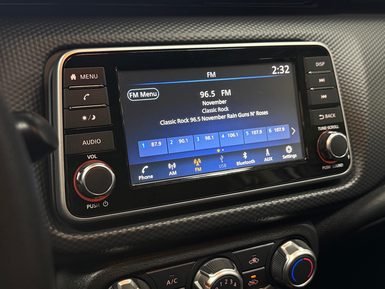 Thumbnail: 2023 Nissan Kicks - 4