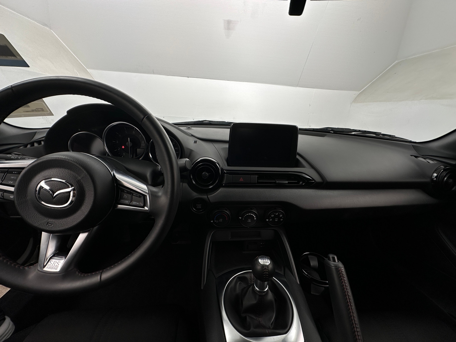 Thumbnail: 2019 Mazda MX-5 Miata - 3