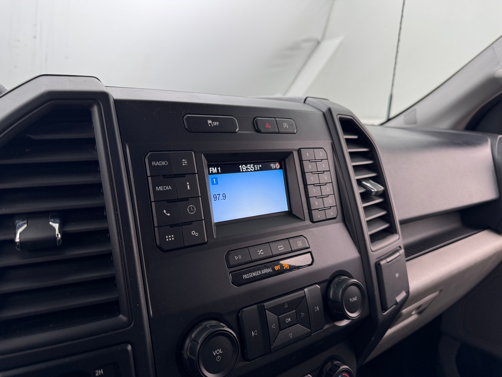 Thumbnail: 2020 Ford Econoline - 4