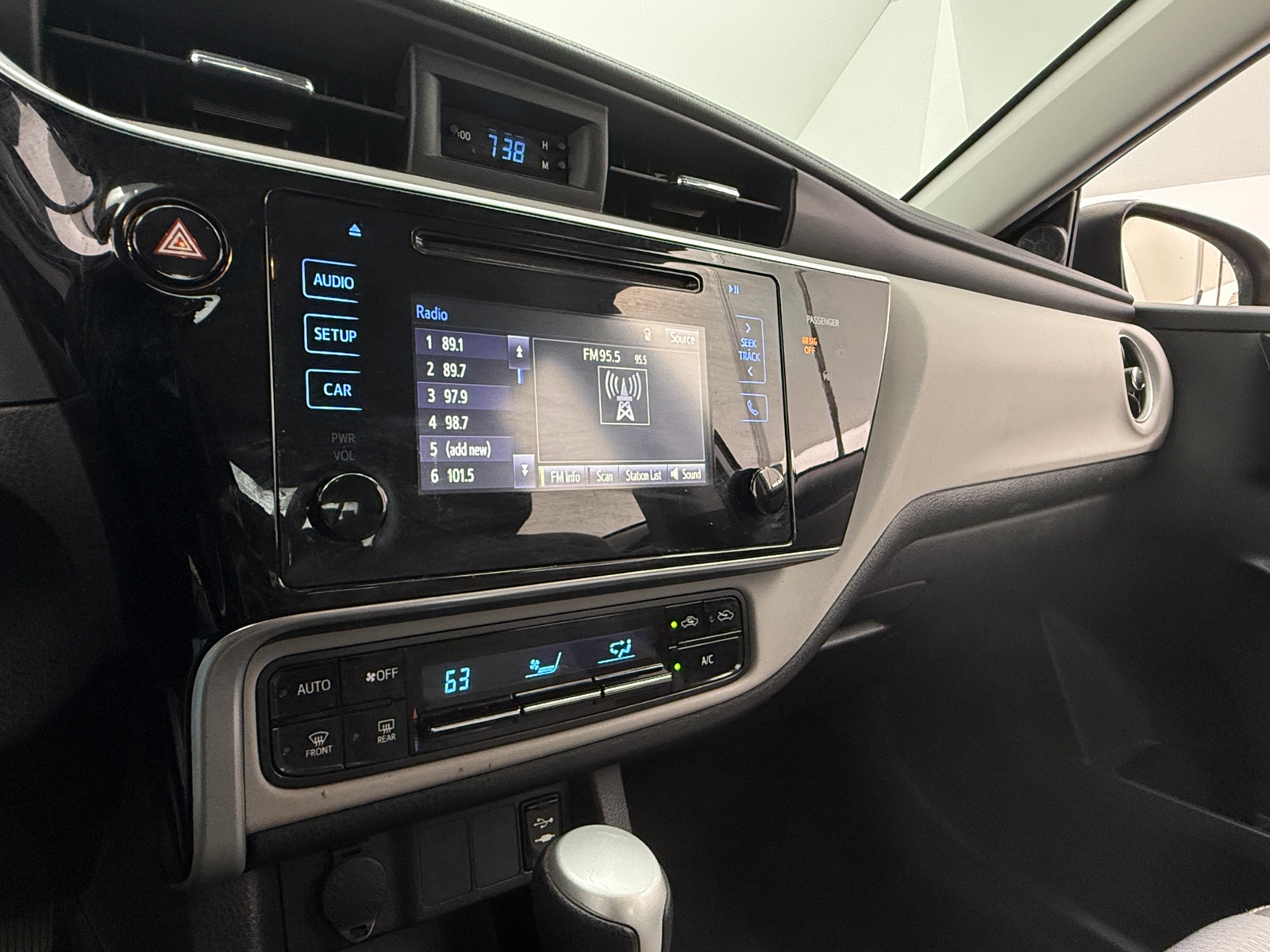 Thumbnail: 2017 Toyota Corolla - 4