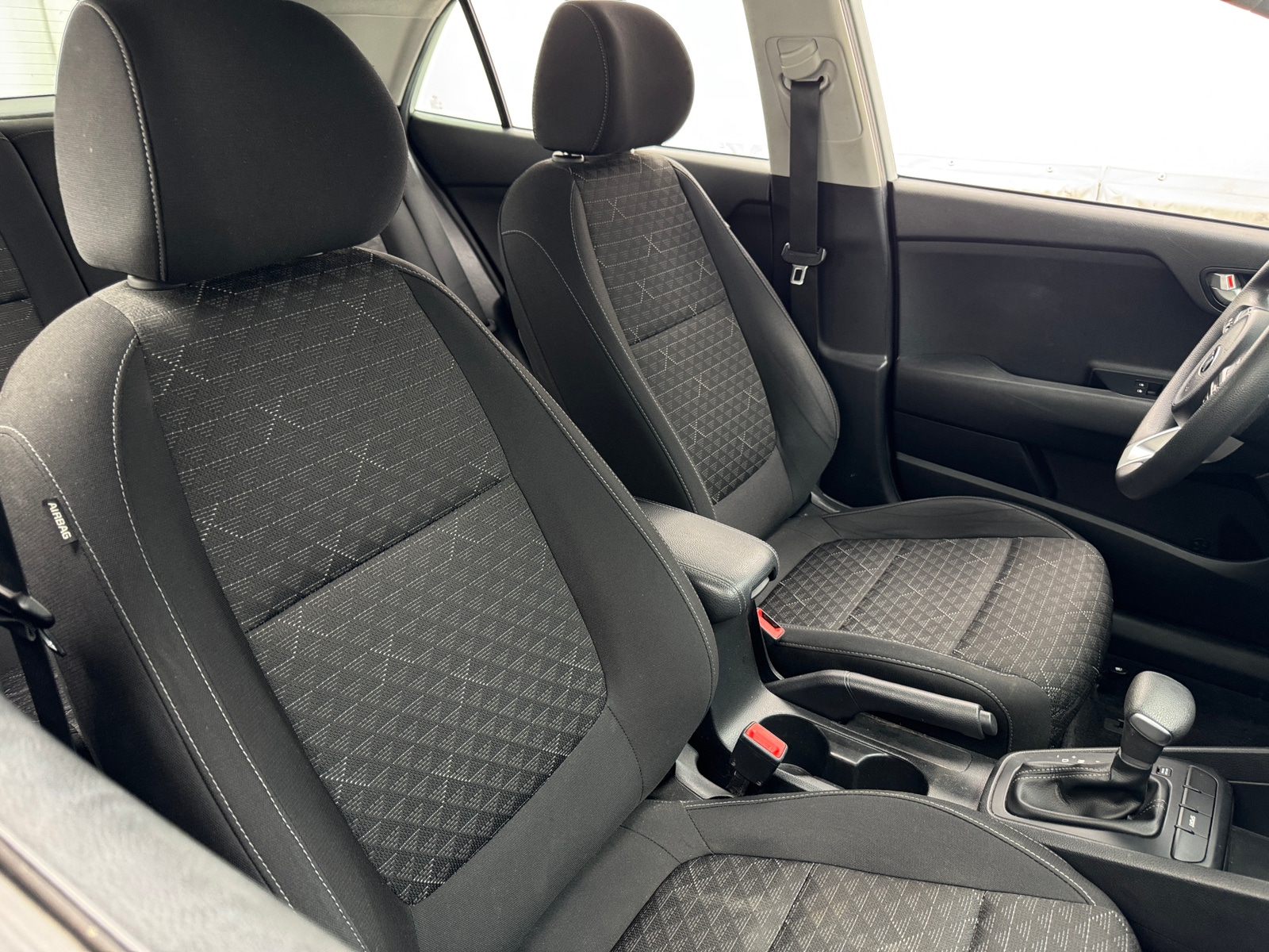 Thumbnail: 2018 Kia Rio - 2