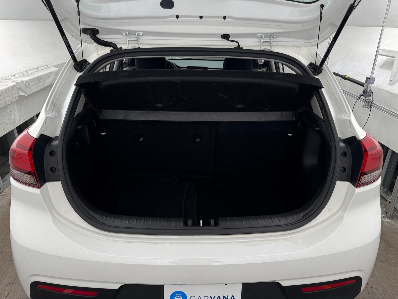 Thumbnail: 2018 Kia Rio - 7