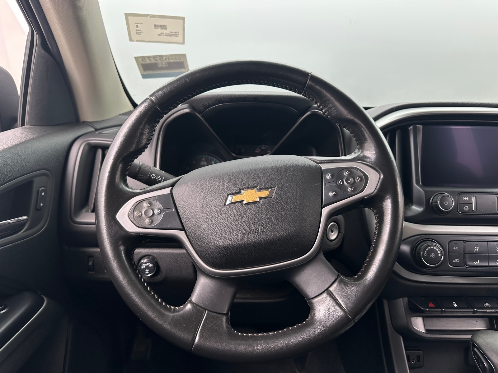 Thumbnail: 2022 Chevrolet Colorado - 5