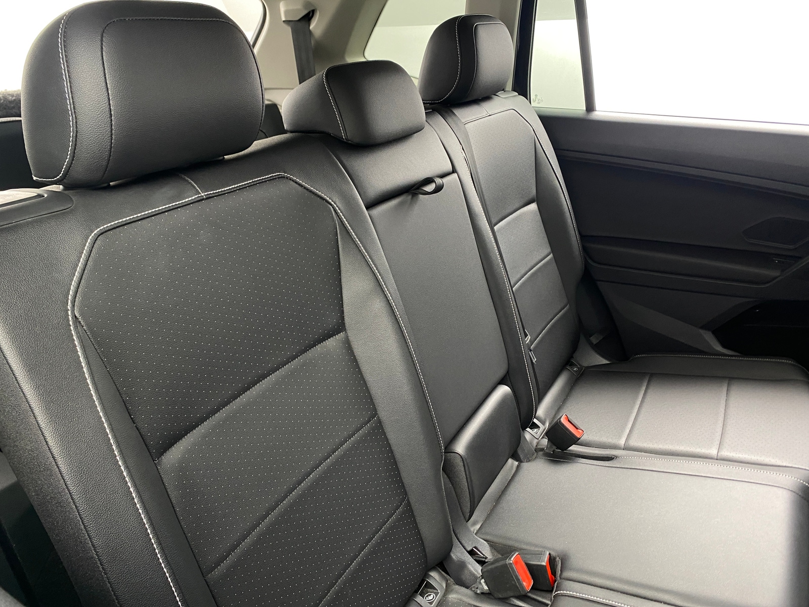 Thumbnail: 2021 Volkswagen Tiguan - 5