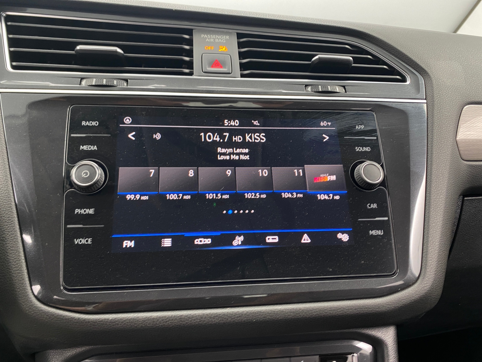 Thumbnail: 2021 Volkswagen Tiguan - 3