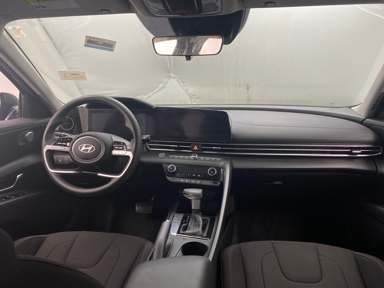 Thumbnail: 2024 Hyundai Elantra - 3