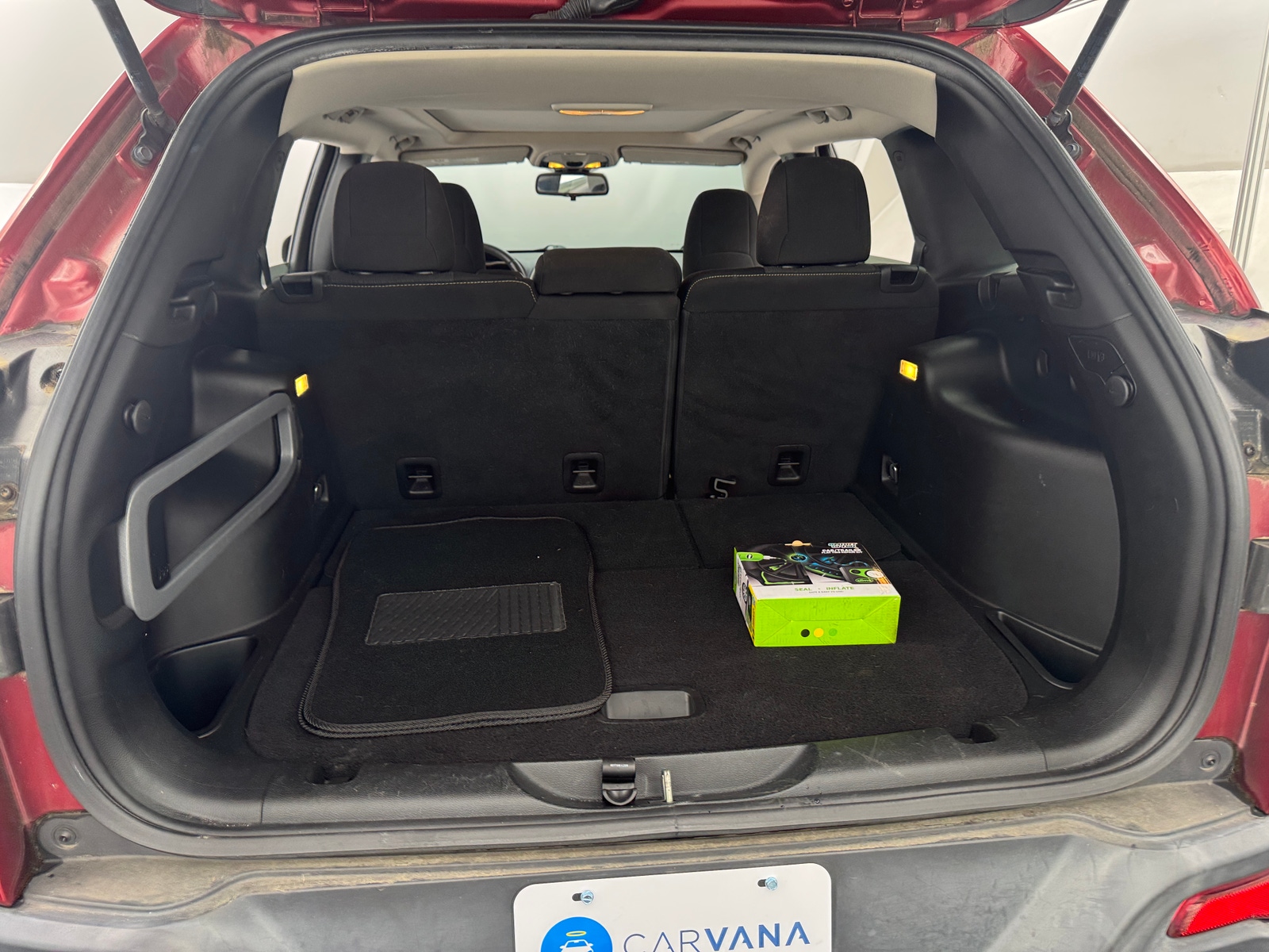 Thumbnail: 2017 Jeep Cherokee - 7