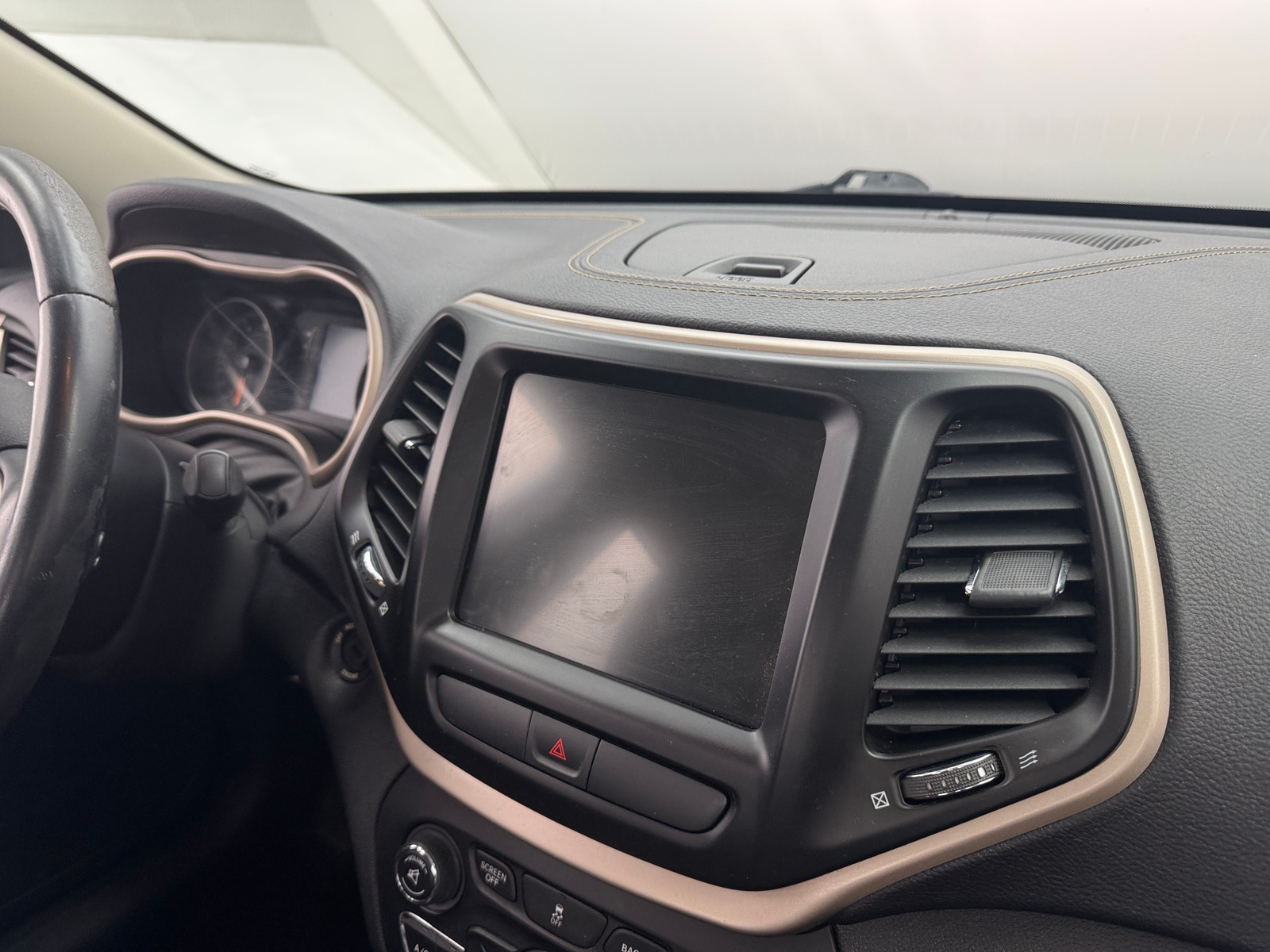 Thumbnail: 2017 Jeep Cherokee - 4