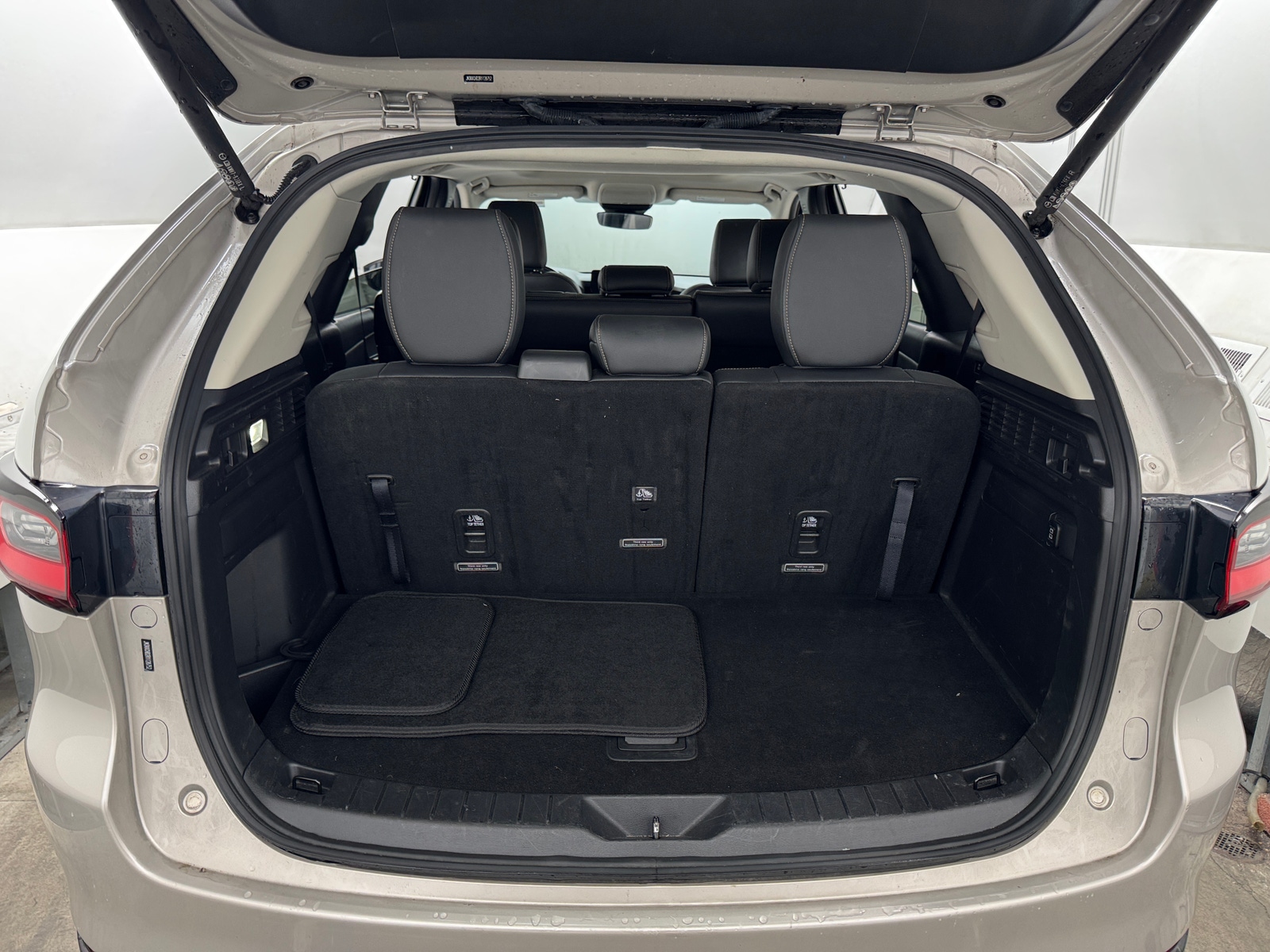 Thumbnail: 2024 Mazda CX-90 - 6