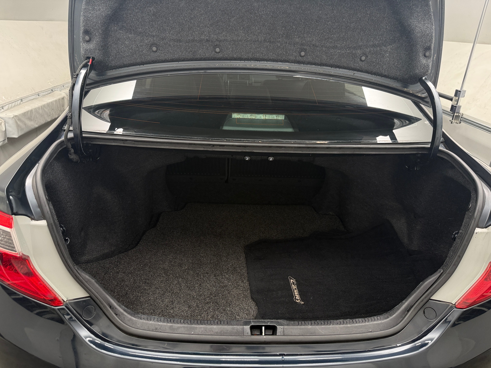 Thumbnail: 2013 Toyota Camry - 7