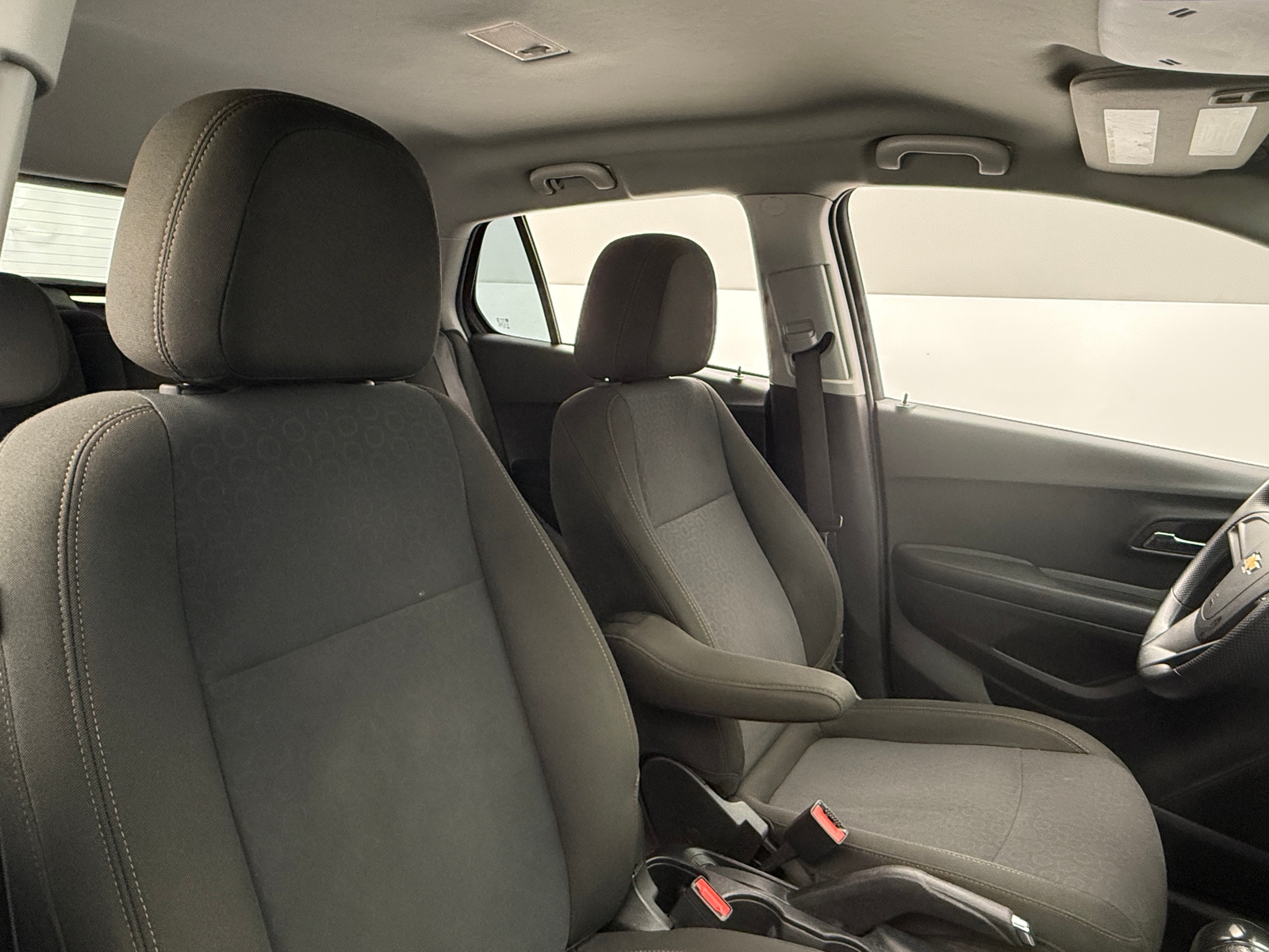 Thumbnail: 2021 Chevrolet Trax - 2