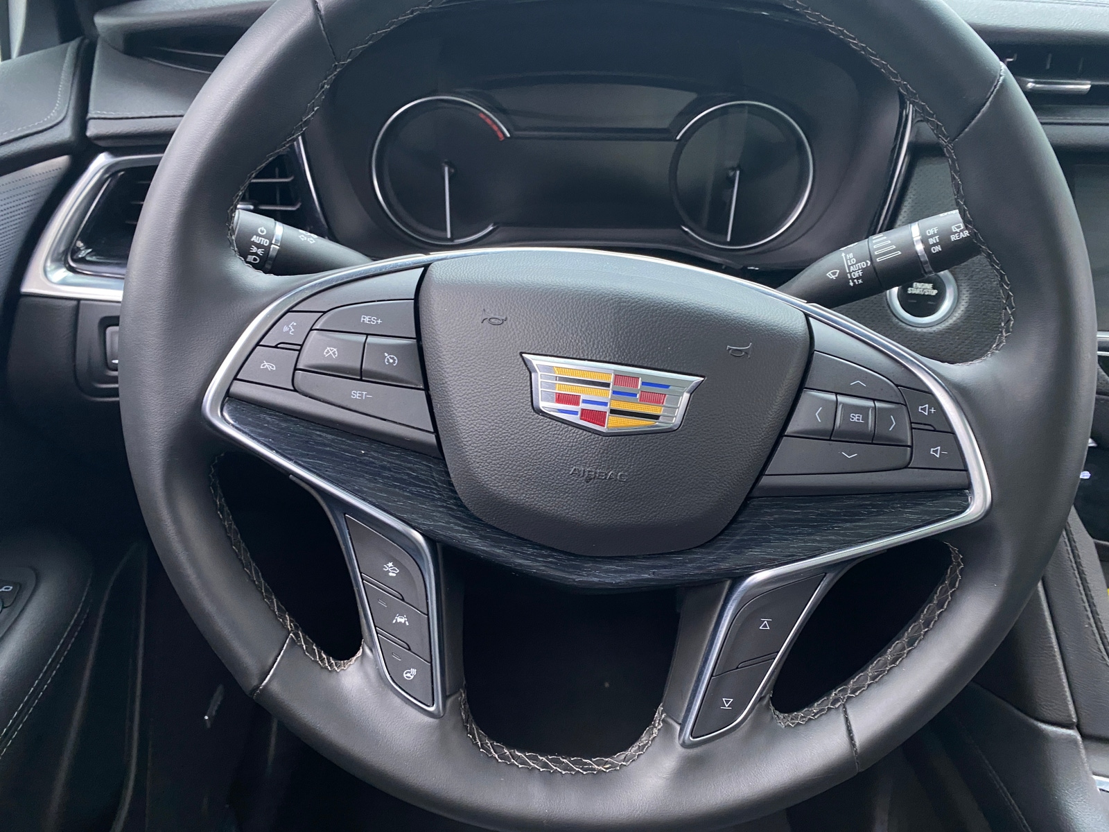 Thumbnail: 2025 Cadillac XT5 - 4