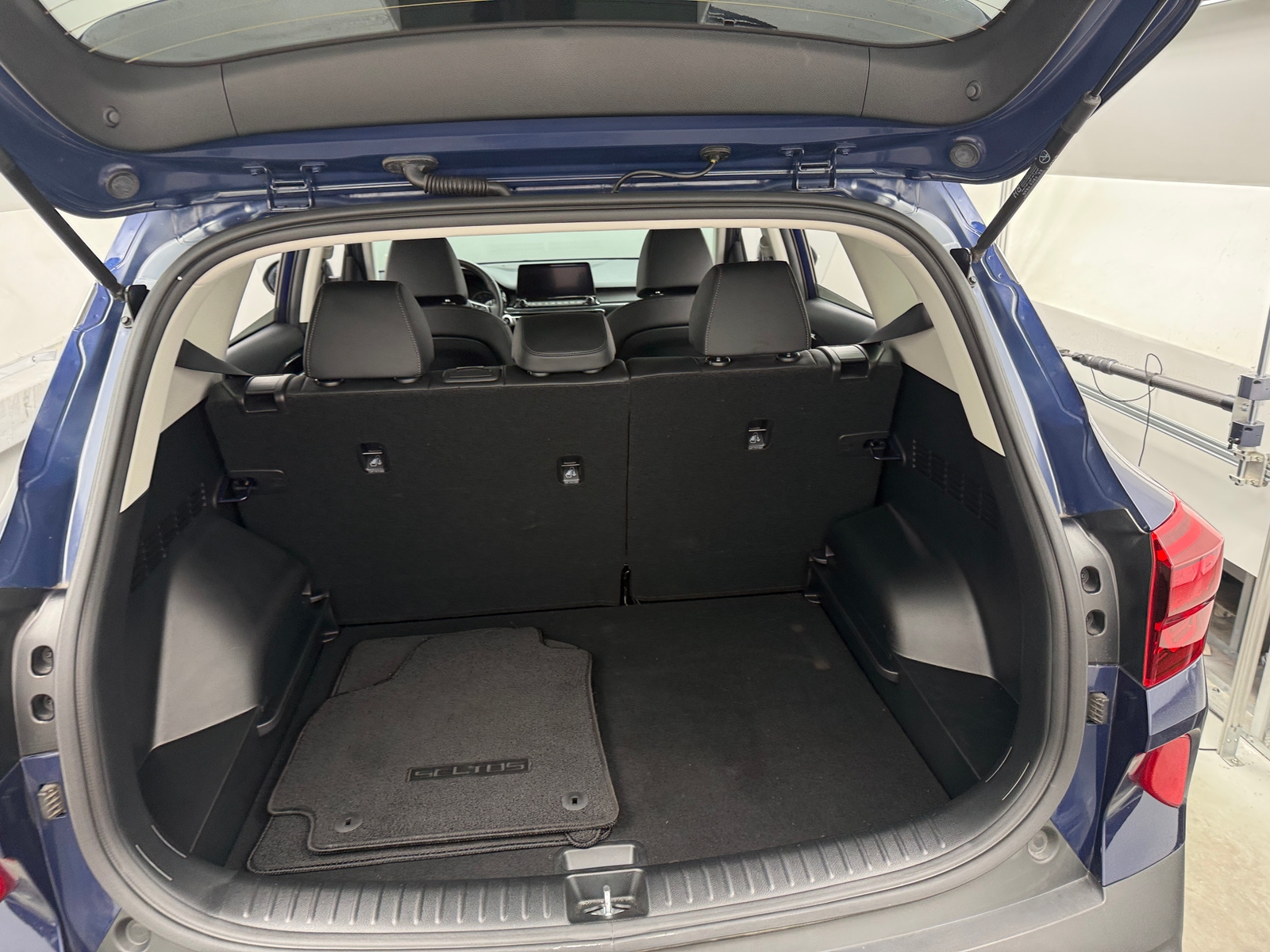 Thumbnail: 2023 Kia Seltos - 7