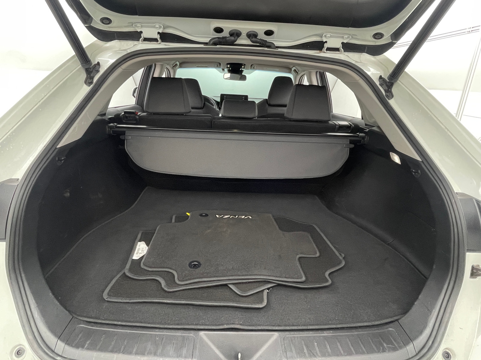 Thumbnail: 2022 Toyota Venza - 7