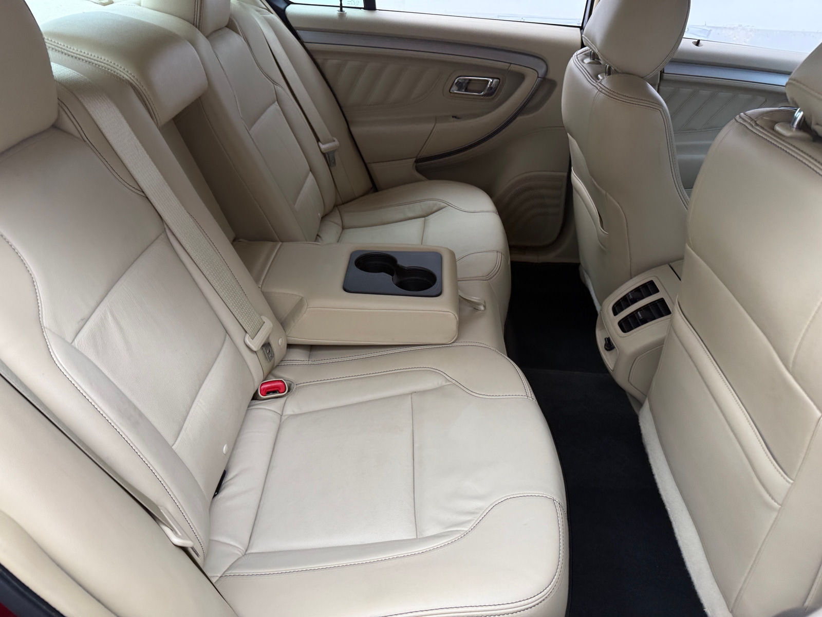 Thumbnail: 2015 Ford Taurus - 5