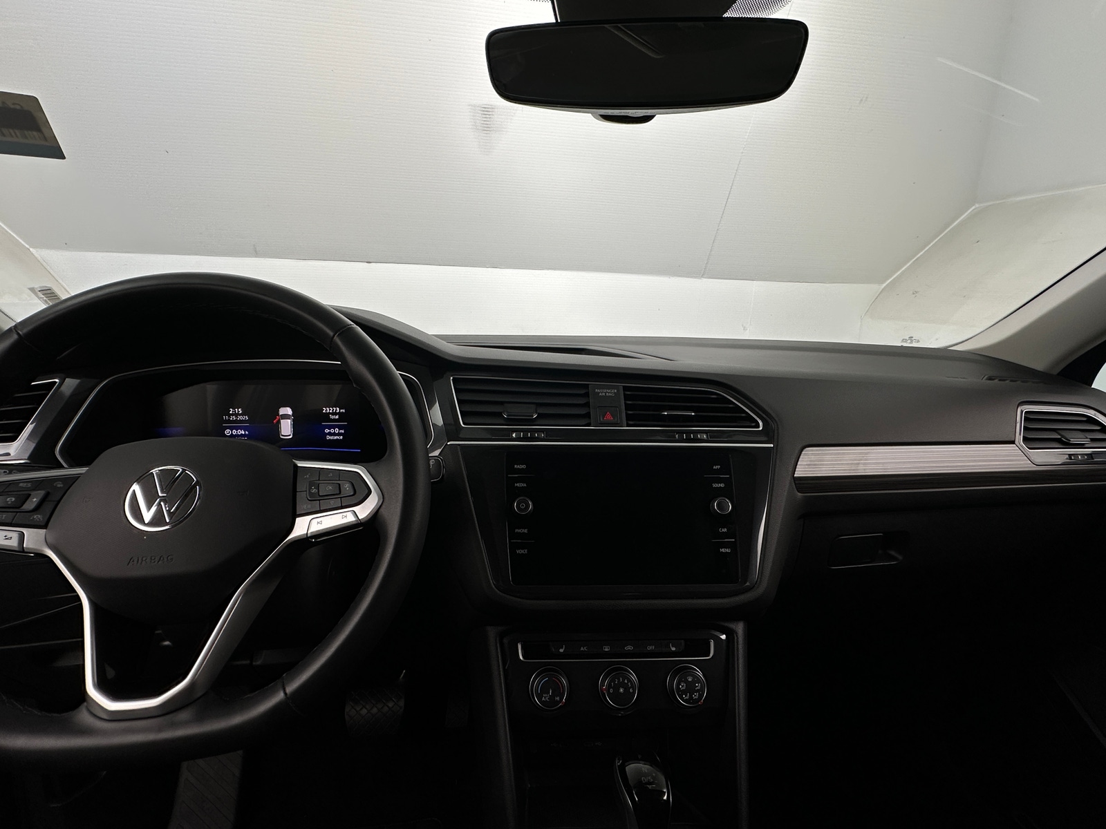 Thumbnail: 2024 Volkswagen Tiguan - 2