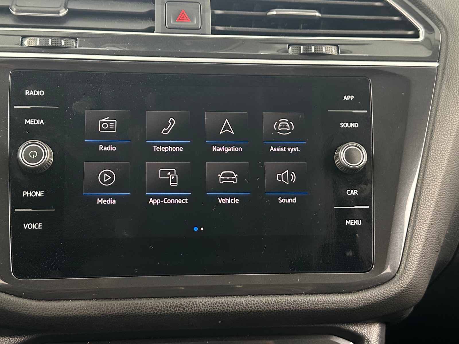 Thumbnail: 2024 Volkswagen Tiguan - 3