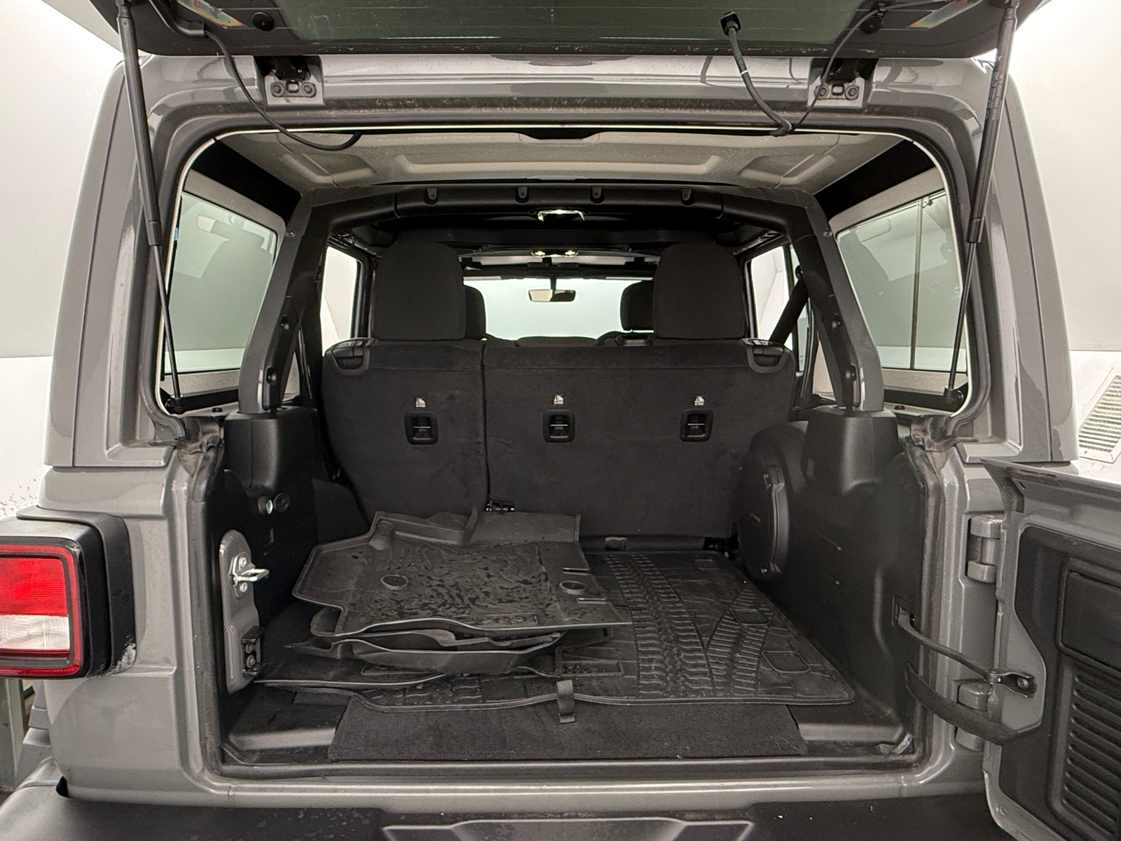 Thumbnail: 2023 Jeep Wrangler - 7