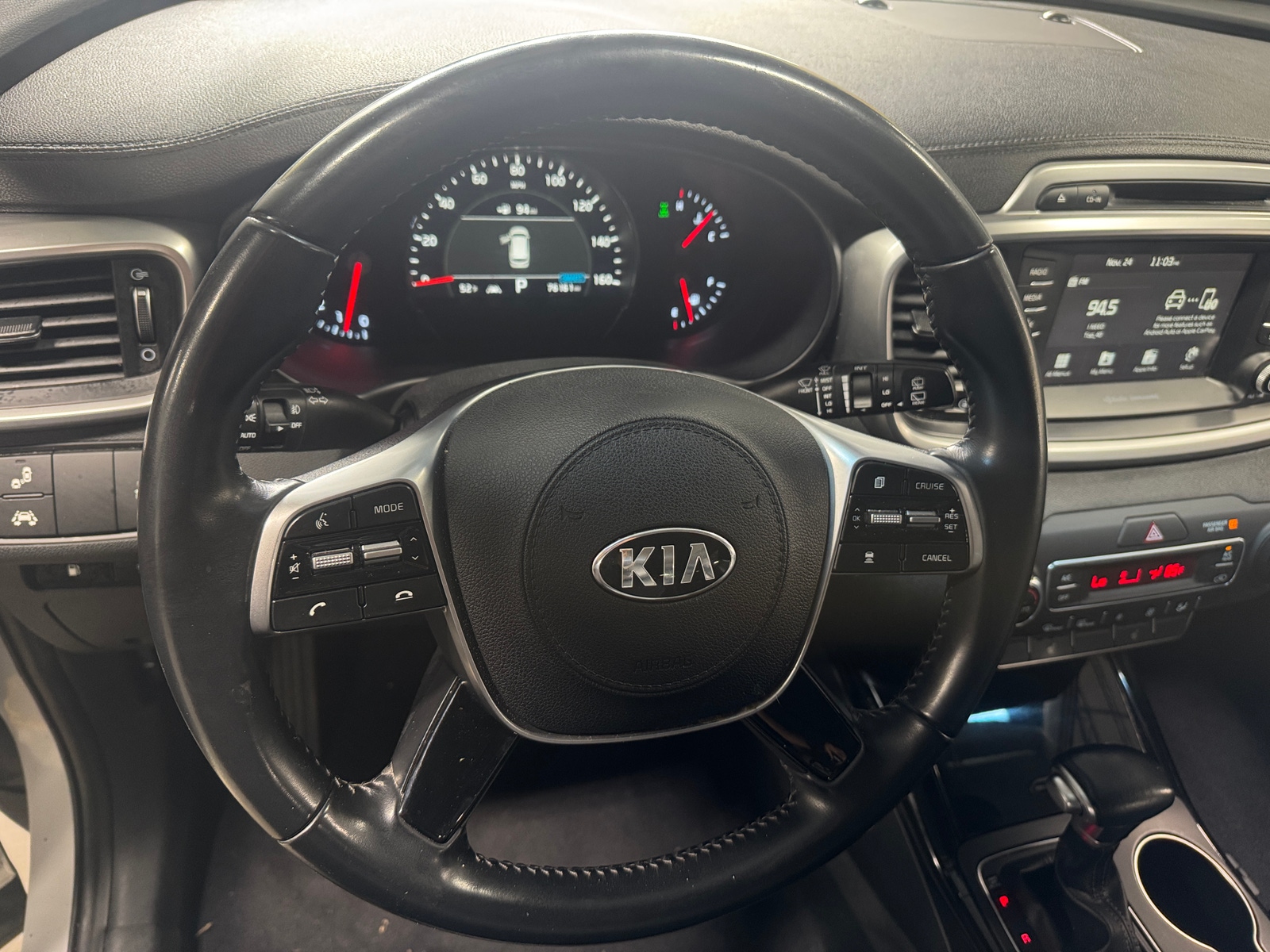 Thumbnail: 2019 Kia Sorento - 4