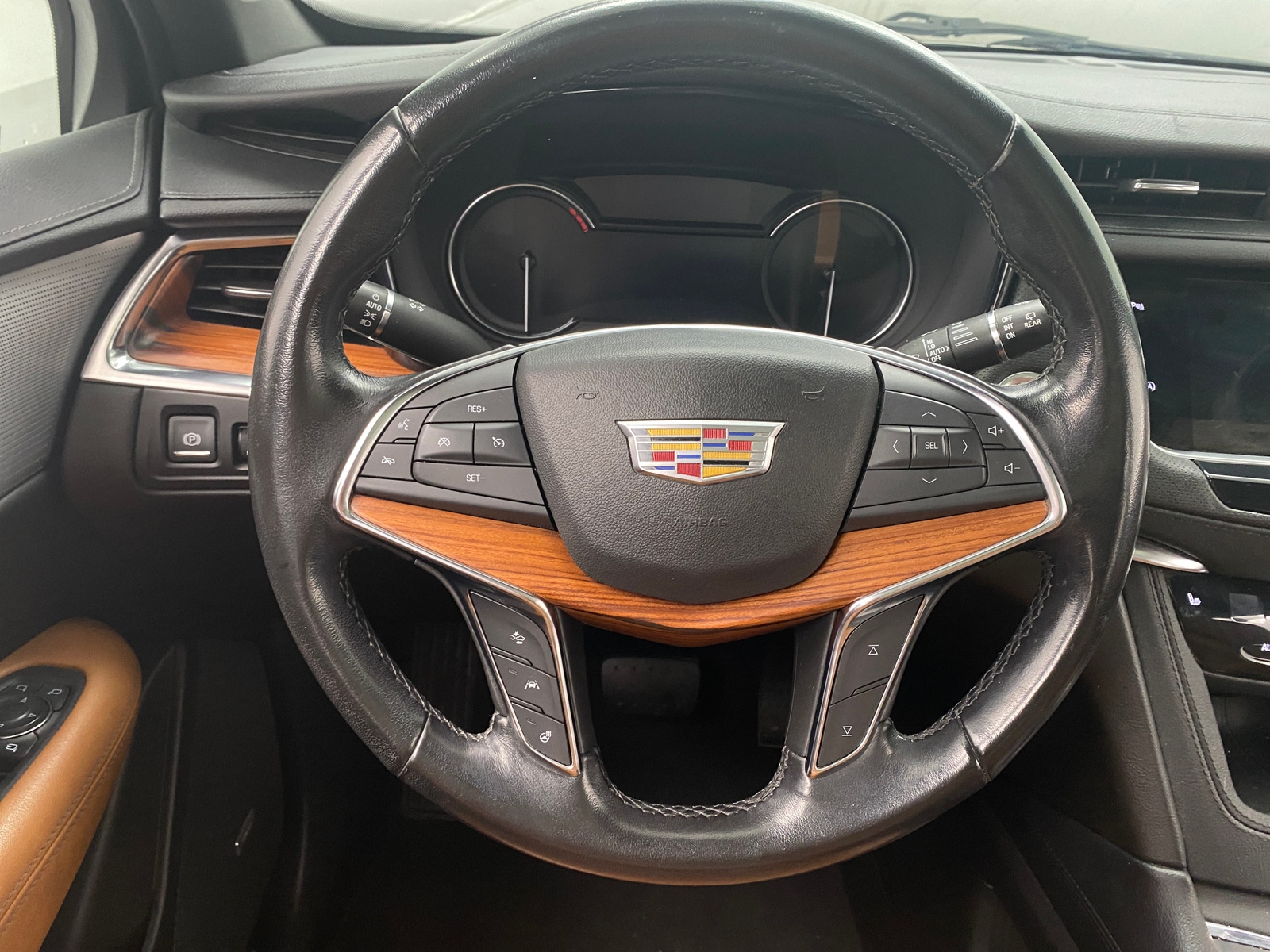Thumbnail: 2021 Cadillac XT5 - 4