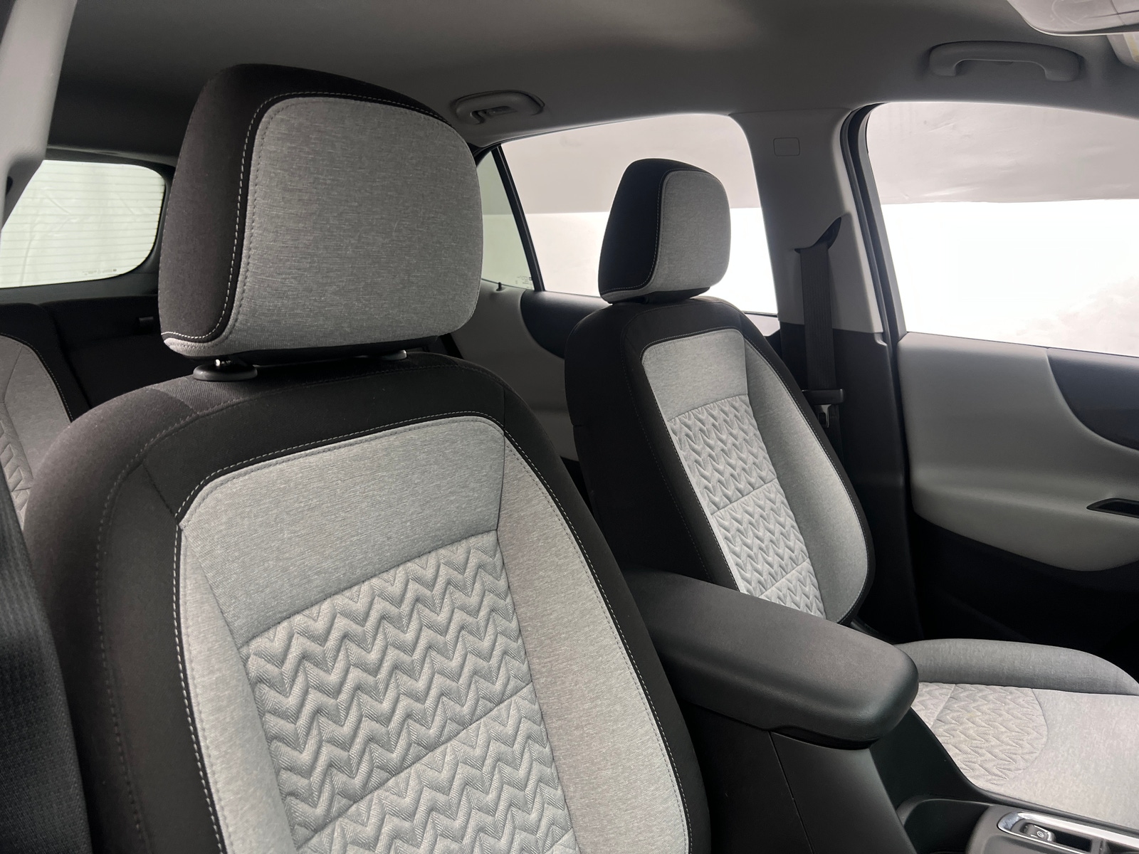 Thumbnail: 2022 Chevrolet Equinox - 2