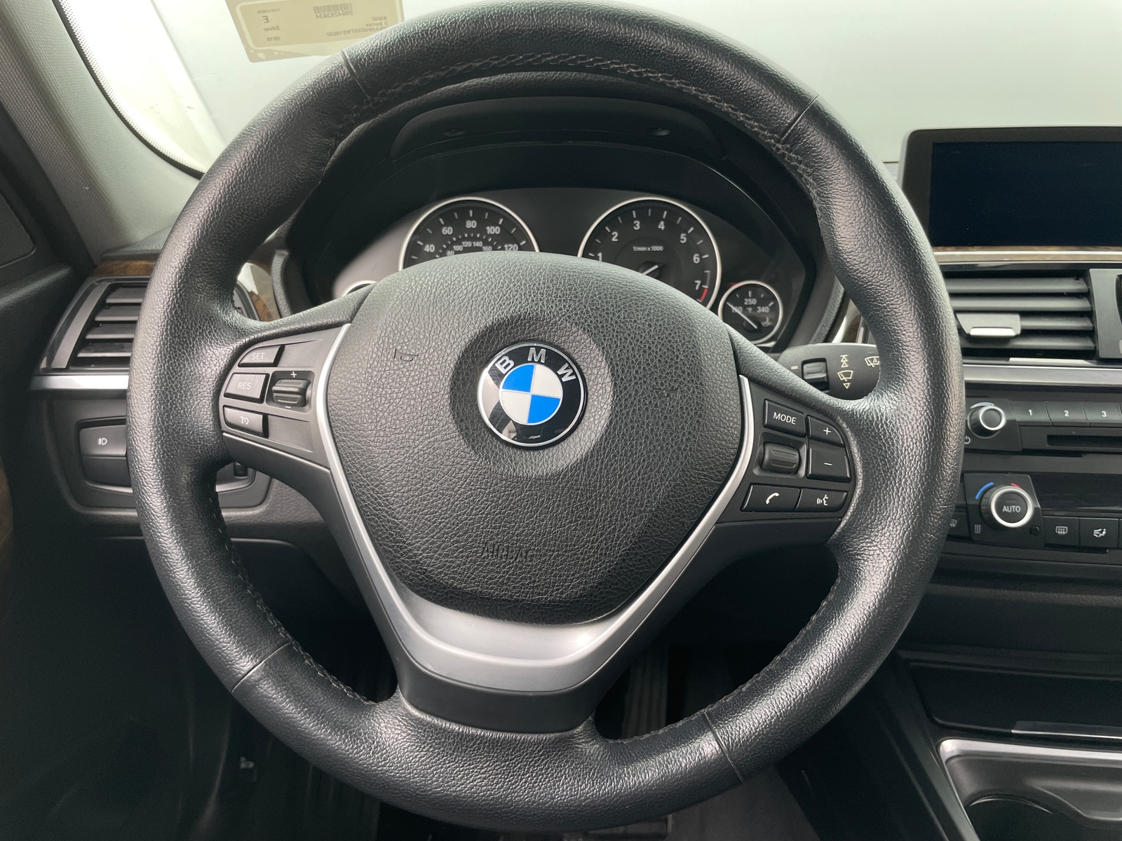 Thumbnail: 2015 BMW 3 Series - 4