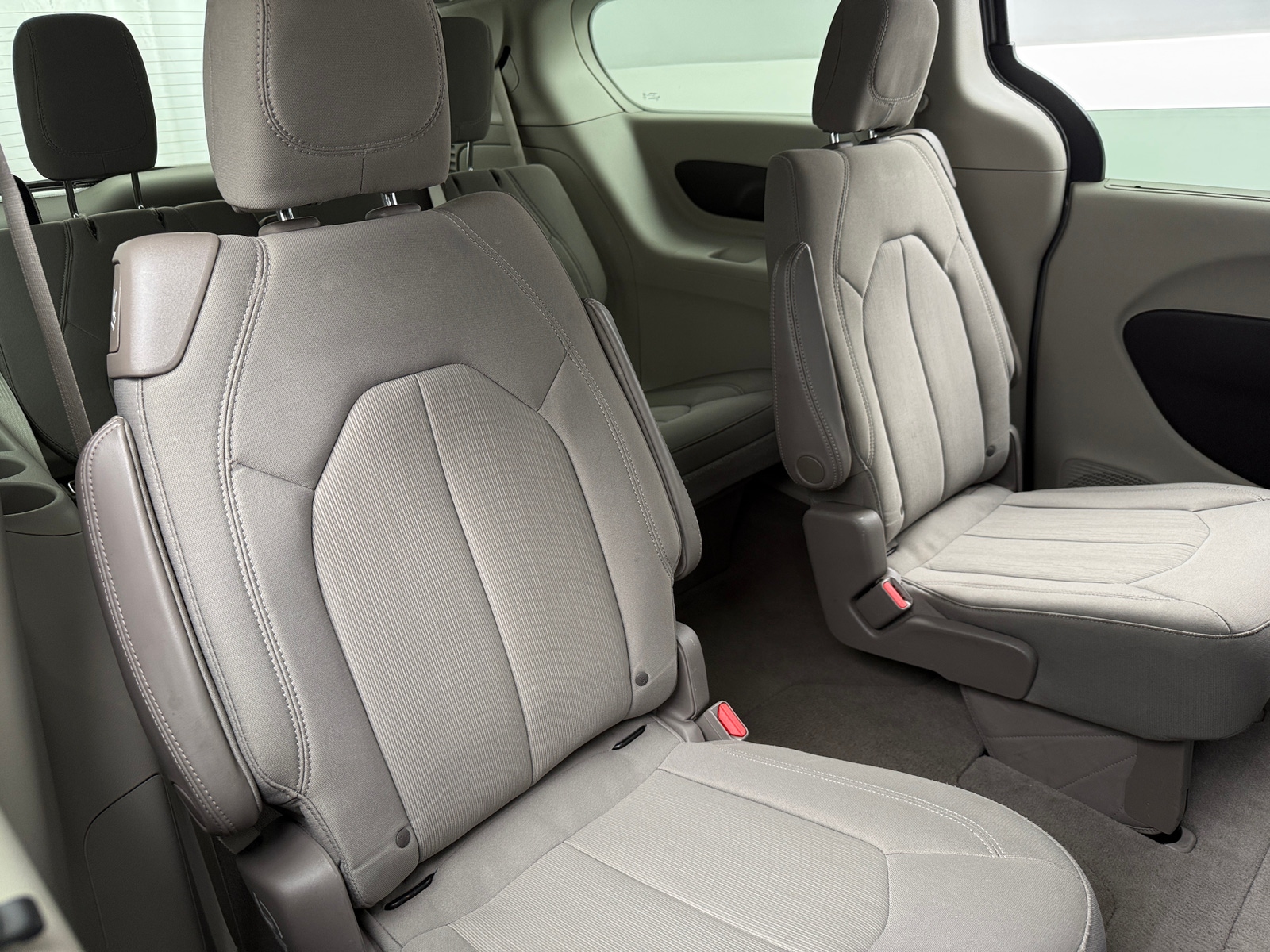 Thumbnail: 2021 Chrysler Pacifica - 6