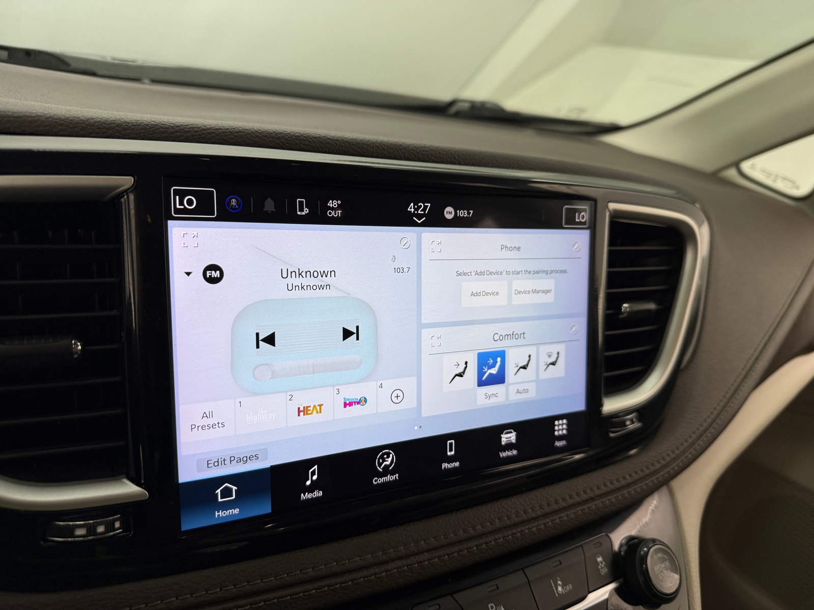 Thumbnail: 2021 Chrysler Pacifica - 4