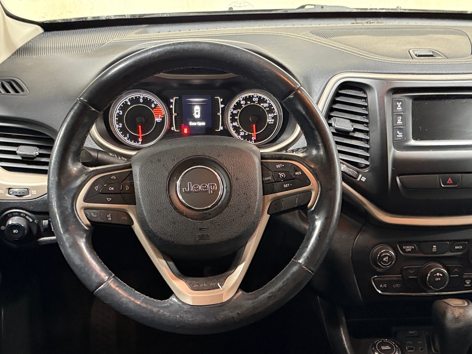 Thumbnail: 2016 Jeep Cherokee - 5