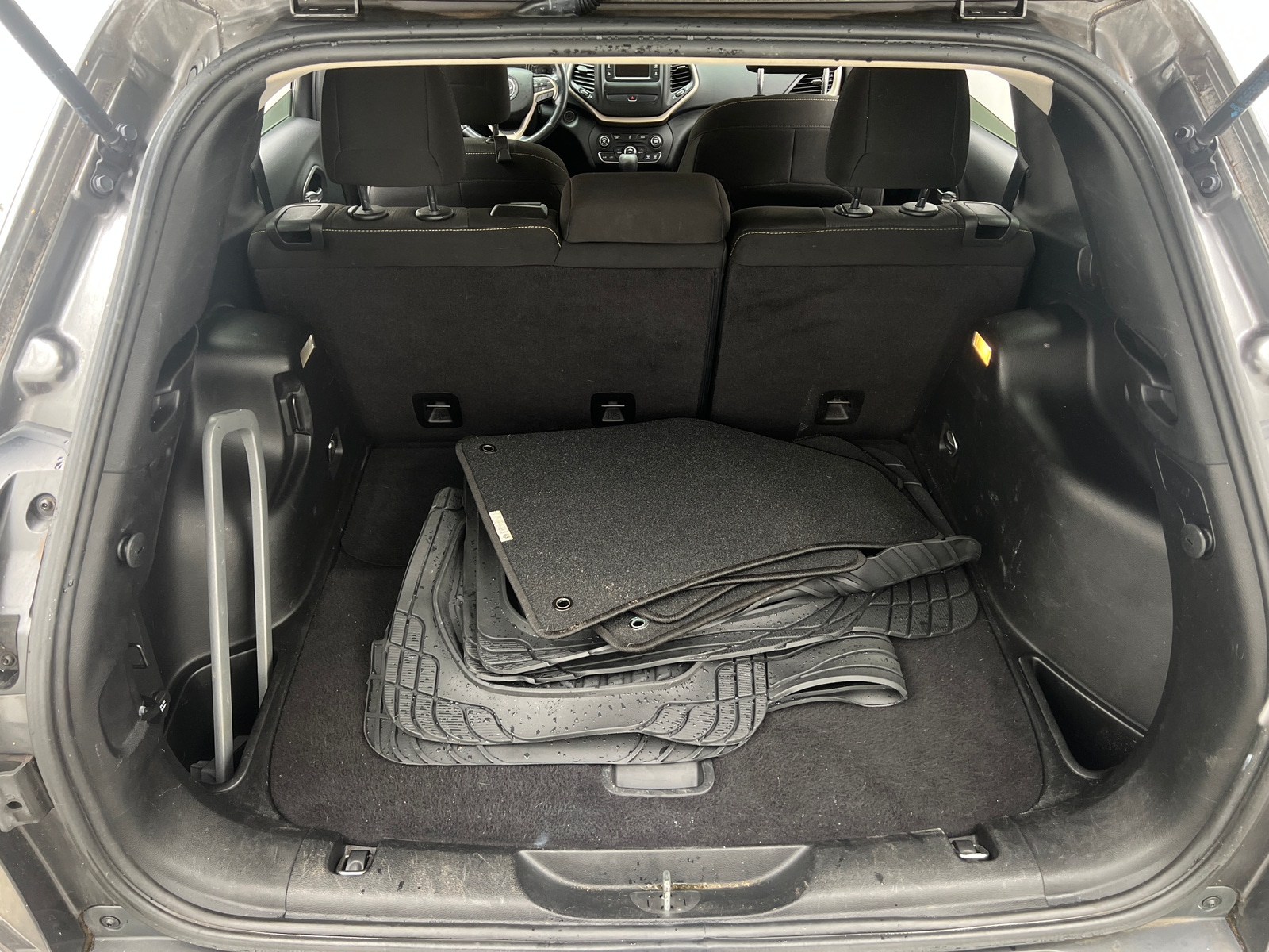 Thumbnail: 2016 Jeep Cherokee - 7