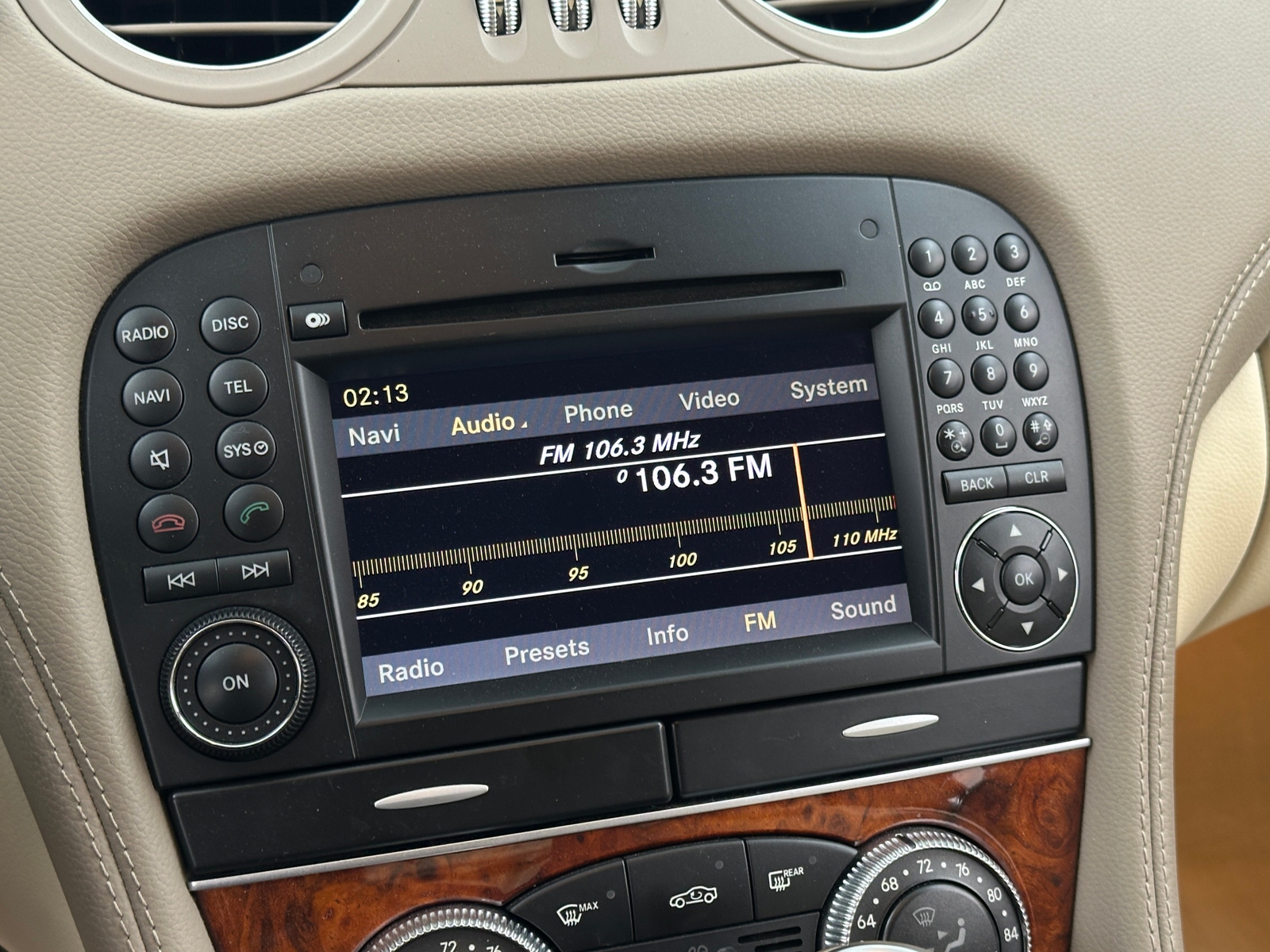 Thumbnail: 2011 Mercedes-Benz SL-Class - 3