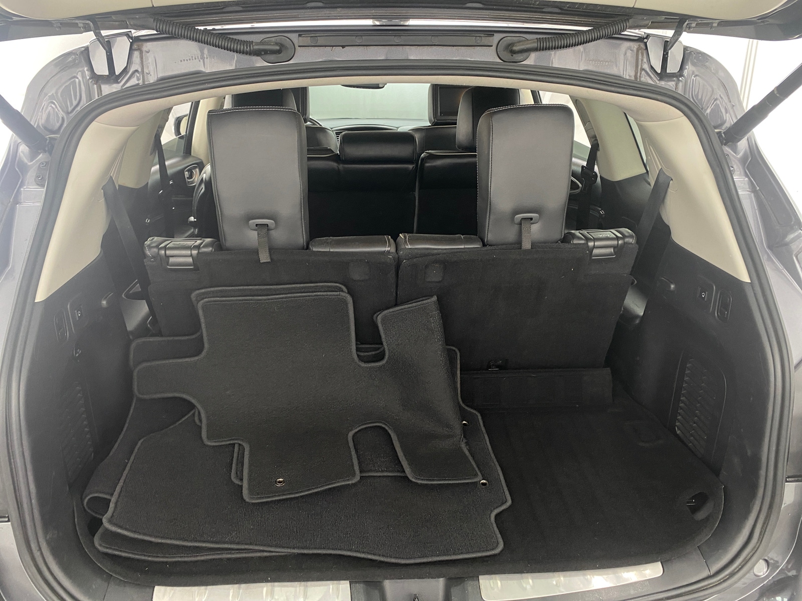 Thumbnail: 2017 INFINITI QX60 - 6