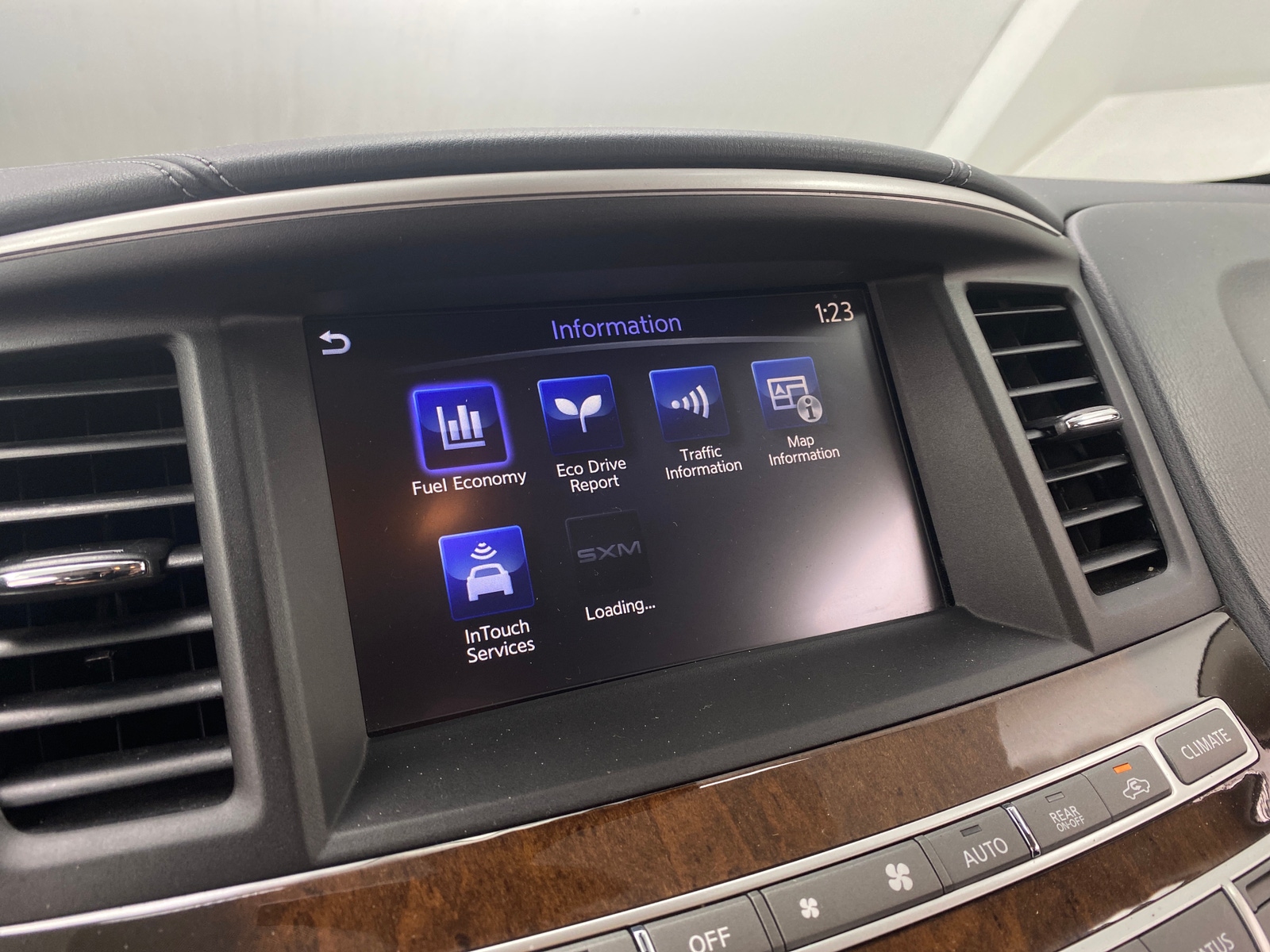 Thumbnail: 2017 INFINITI QX60 - 3