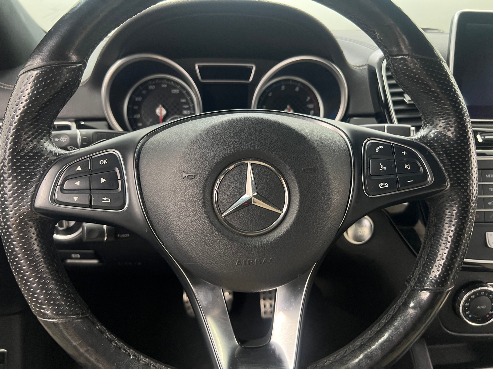 Thumbnail: 2016 Mercedes-Benz GLE - 4