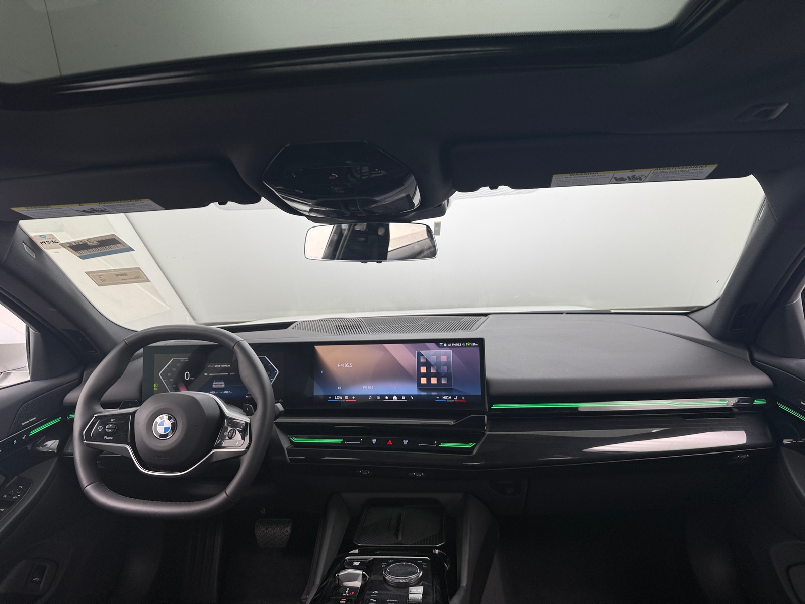 Thumbnail: 2025 BMW 5 Series - 2