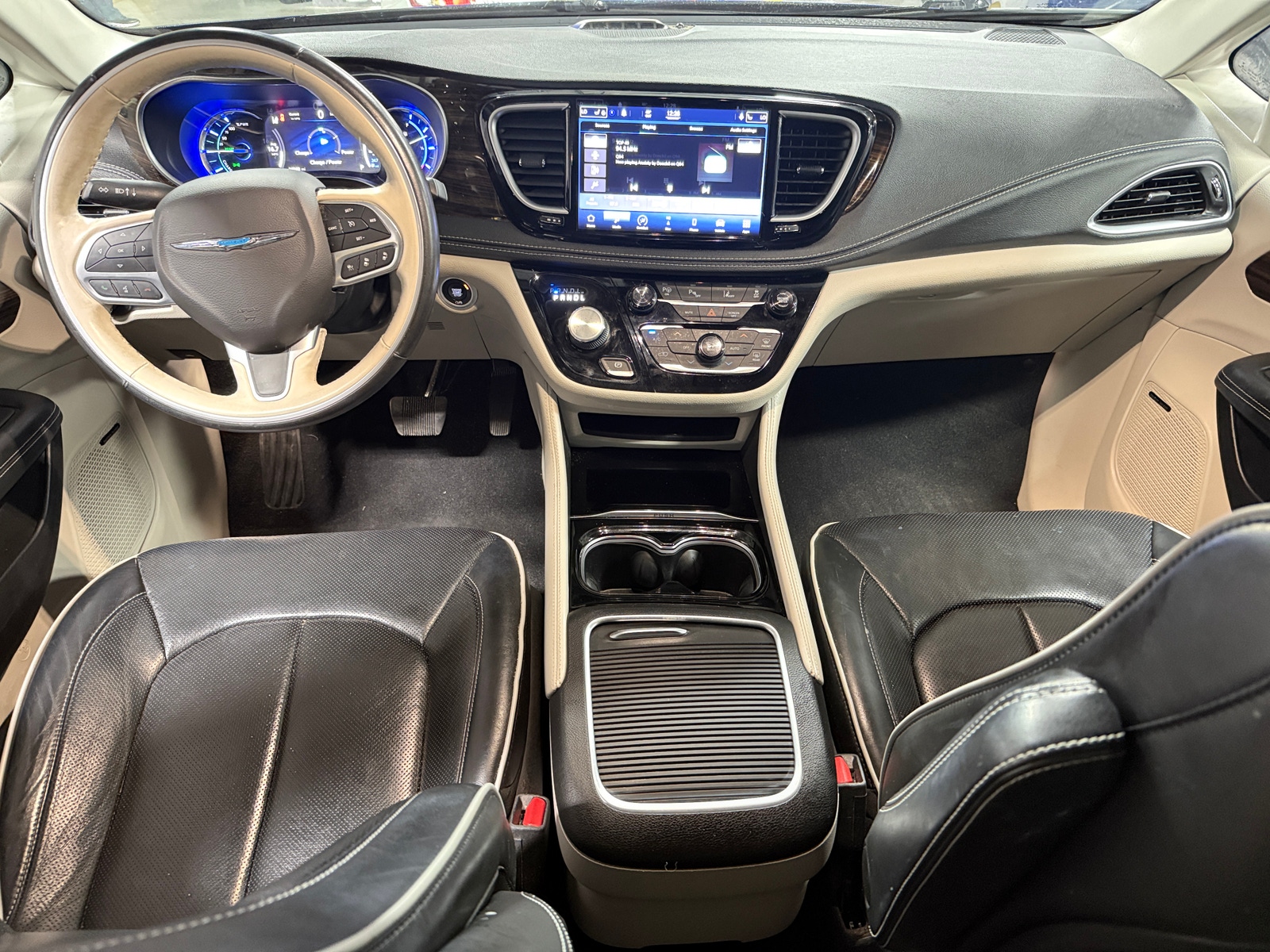 Thumbnail: 2021 Chrysler Pacifica - 2