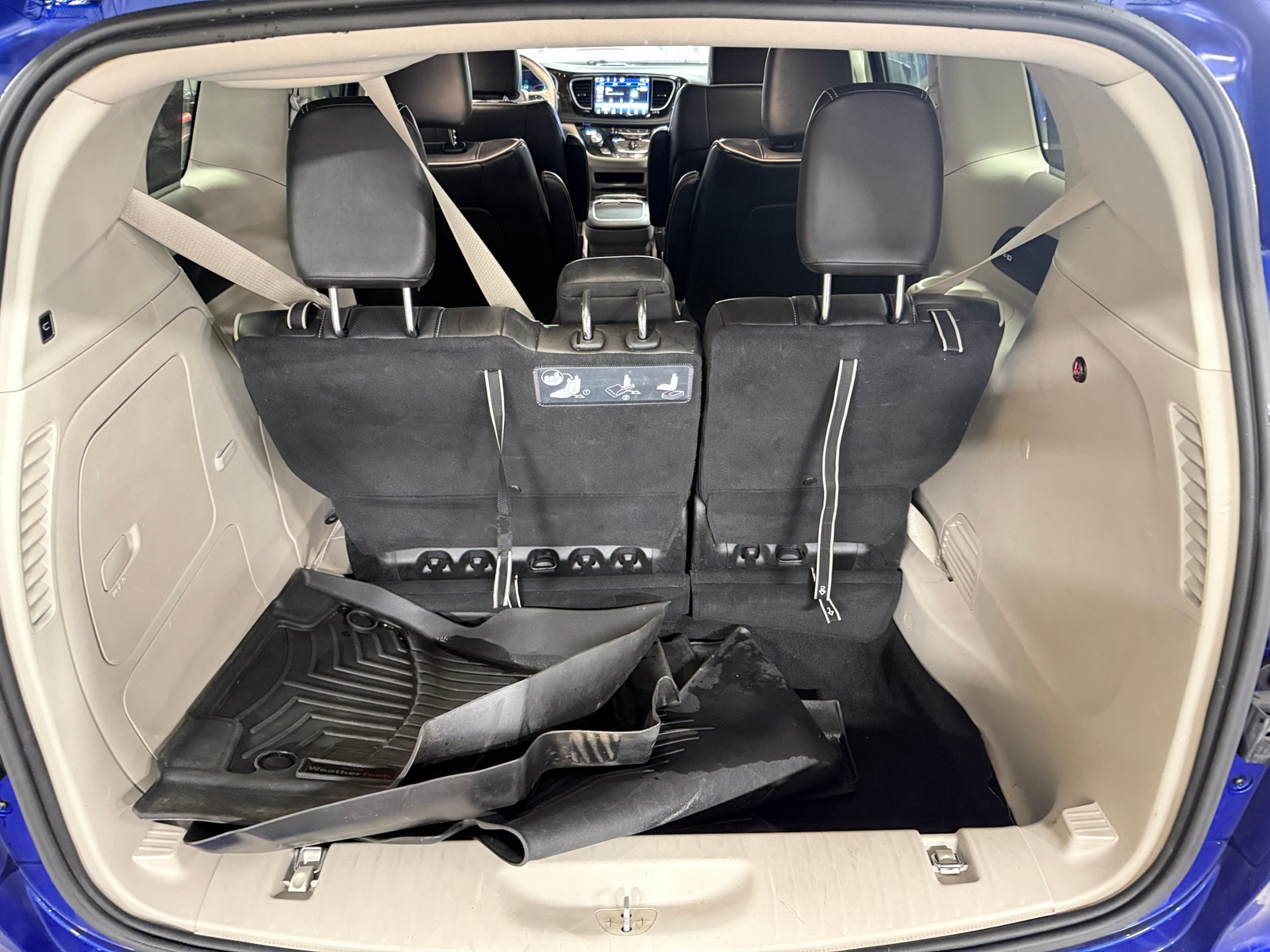 Thumbnail: 2021 Chrysler Pacifica - 6