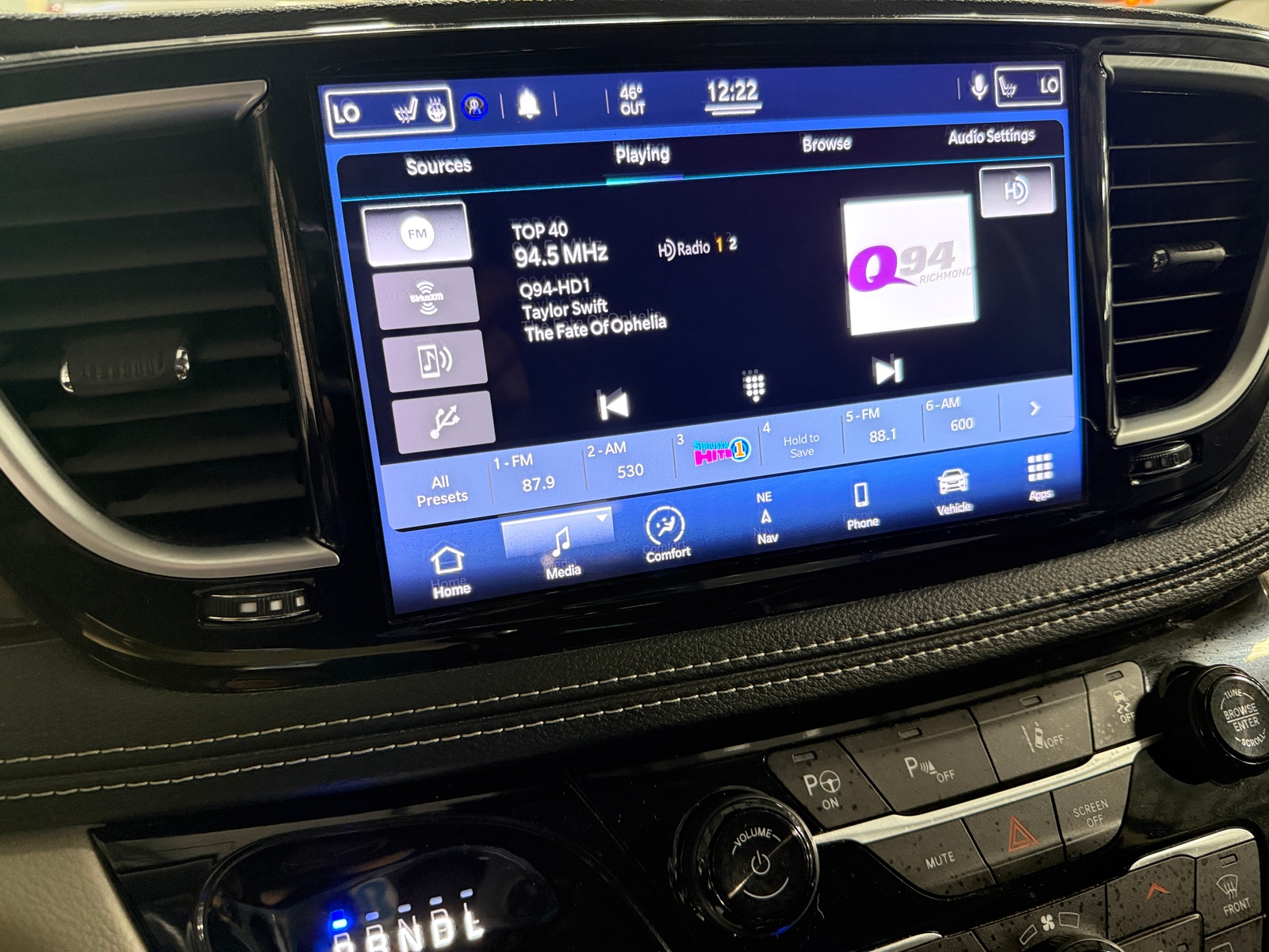 Thumbnail: 2021 Chrysler Pacifica - 3