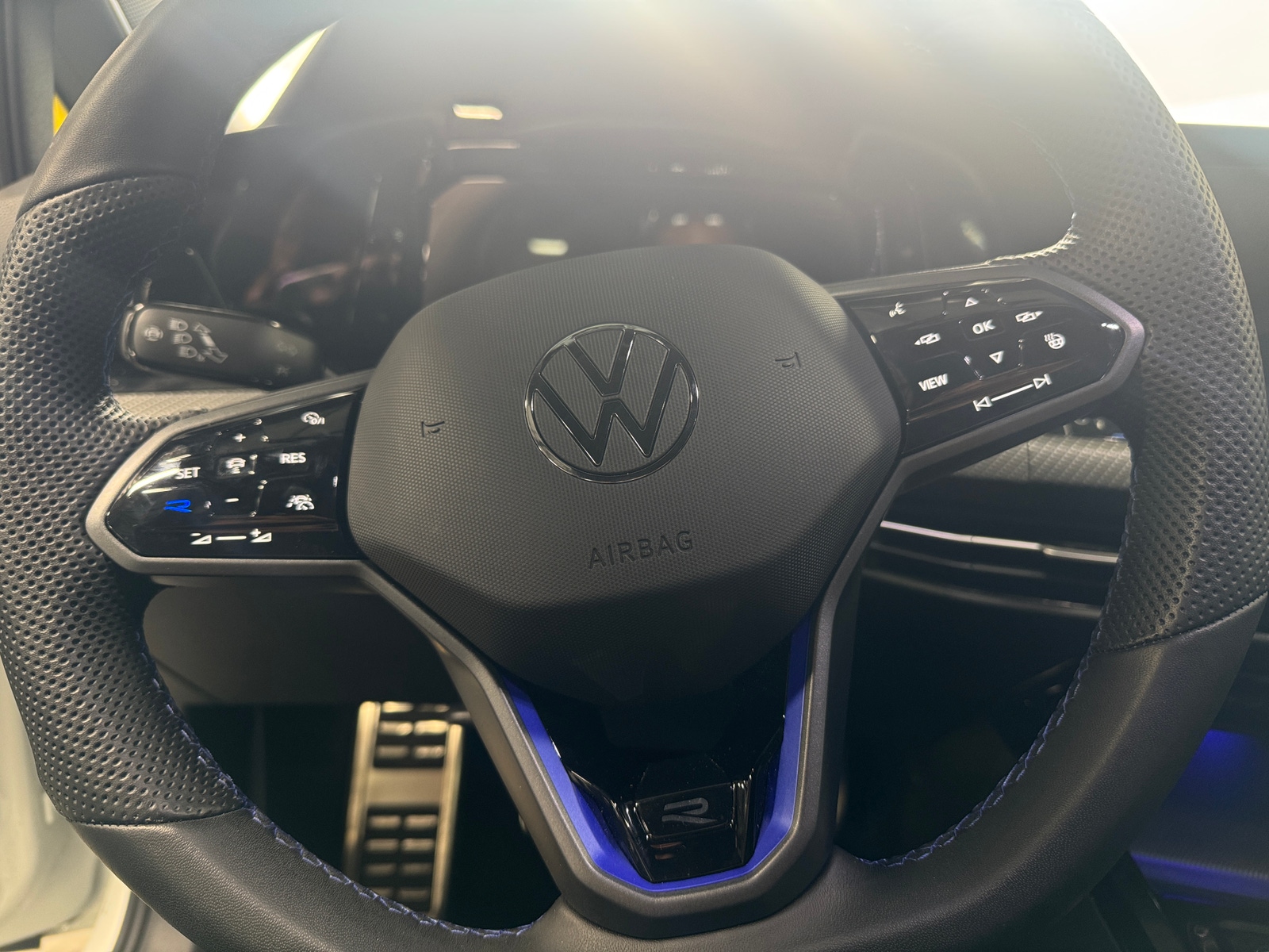 Thumbnail: 2024 Volkswagen Golf - 4