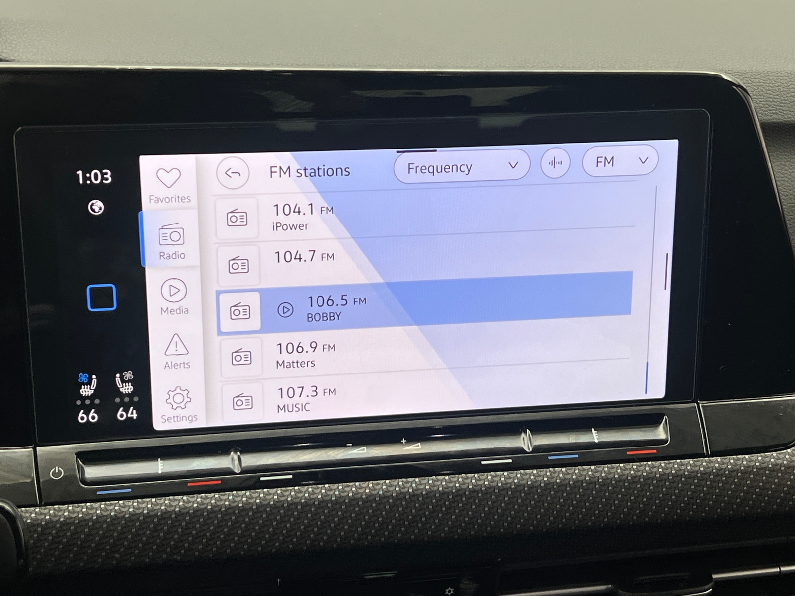 Thumbnail: 2024 Volkswagen Golf - 3