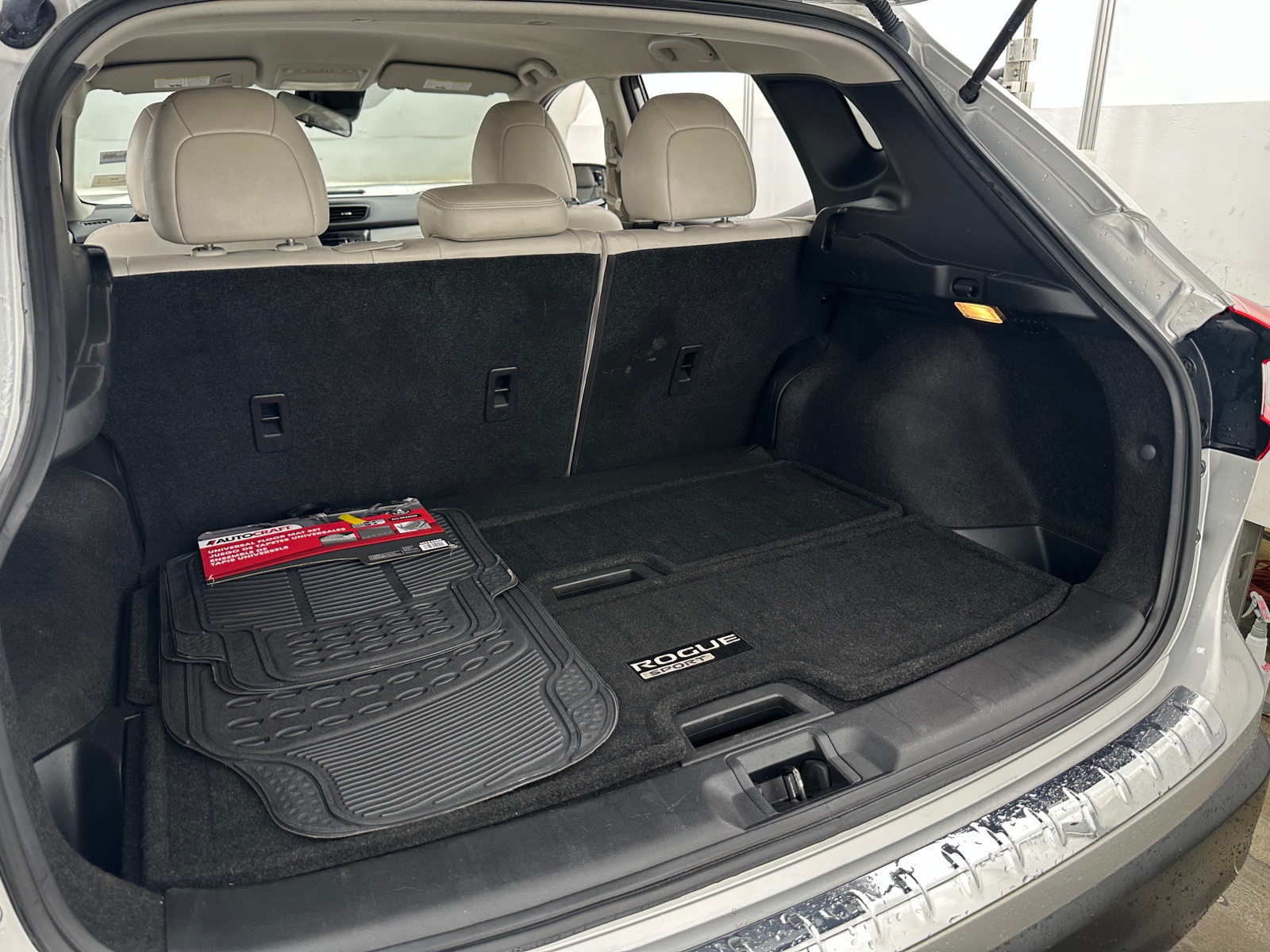 Thumbnail: 2020 Nissan Rogue Sport - 6