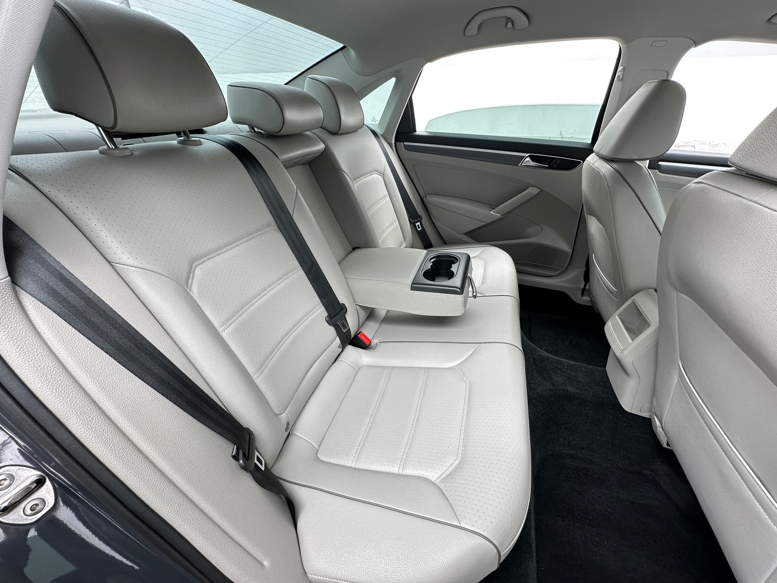 Thumbnail: 2017 Volkswagen Passat - 5