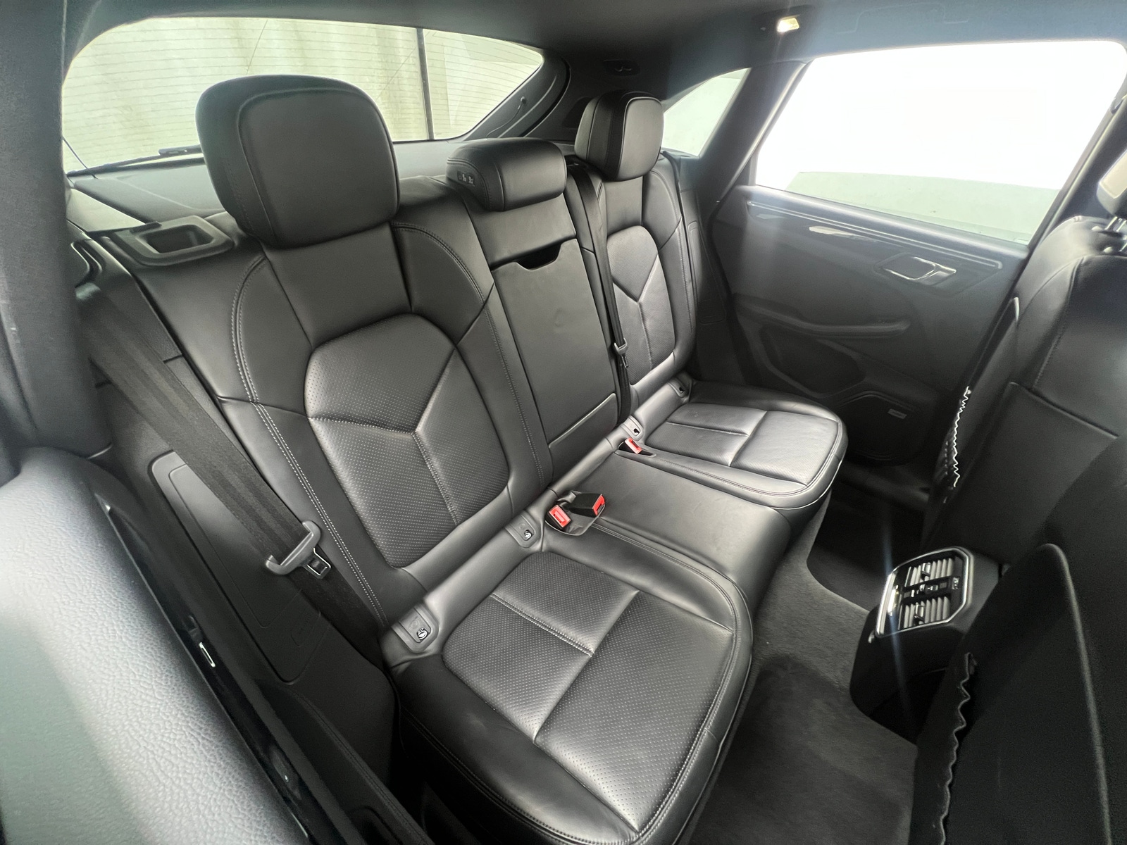 Thumbnail: 2018 Porsche Macan - 5