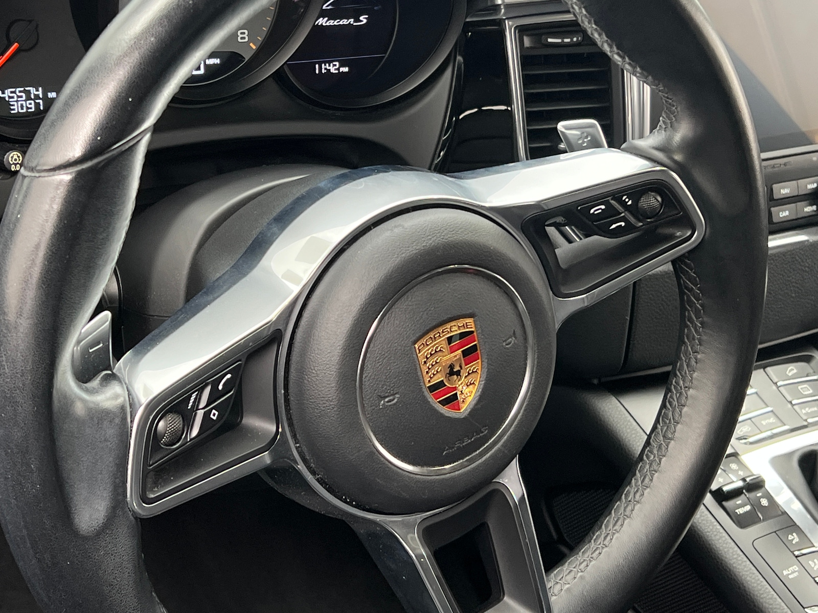 Thumbnail: 2018 Porsche Macan - 4